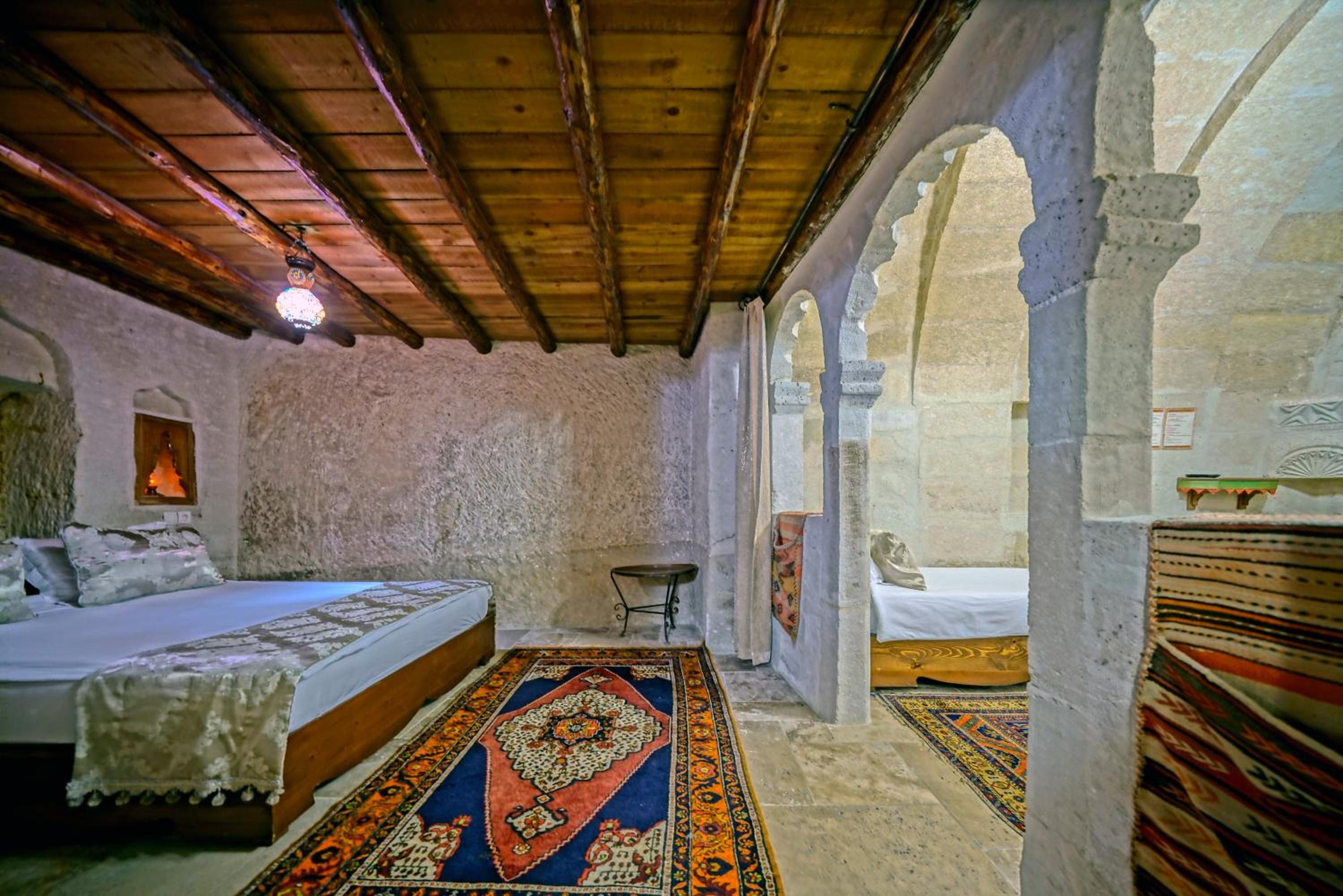 Elysee Cave House - Image 48