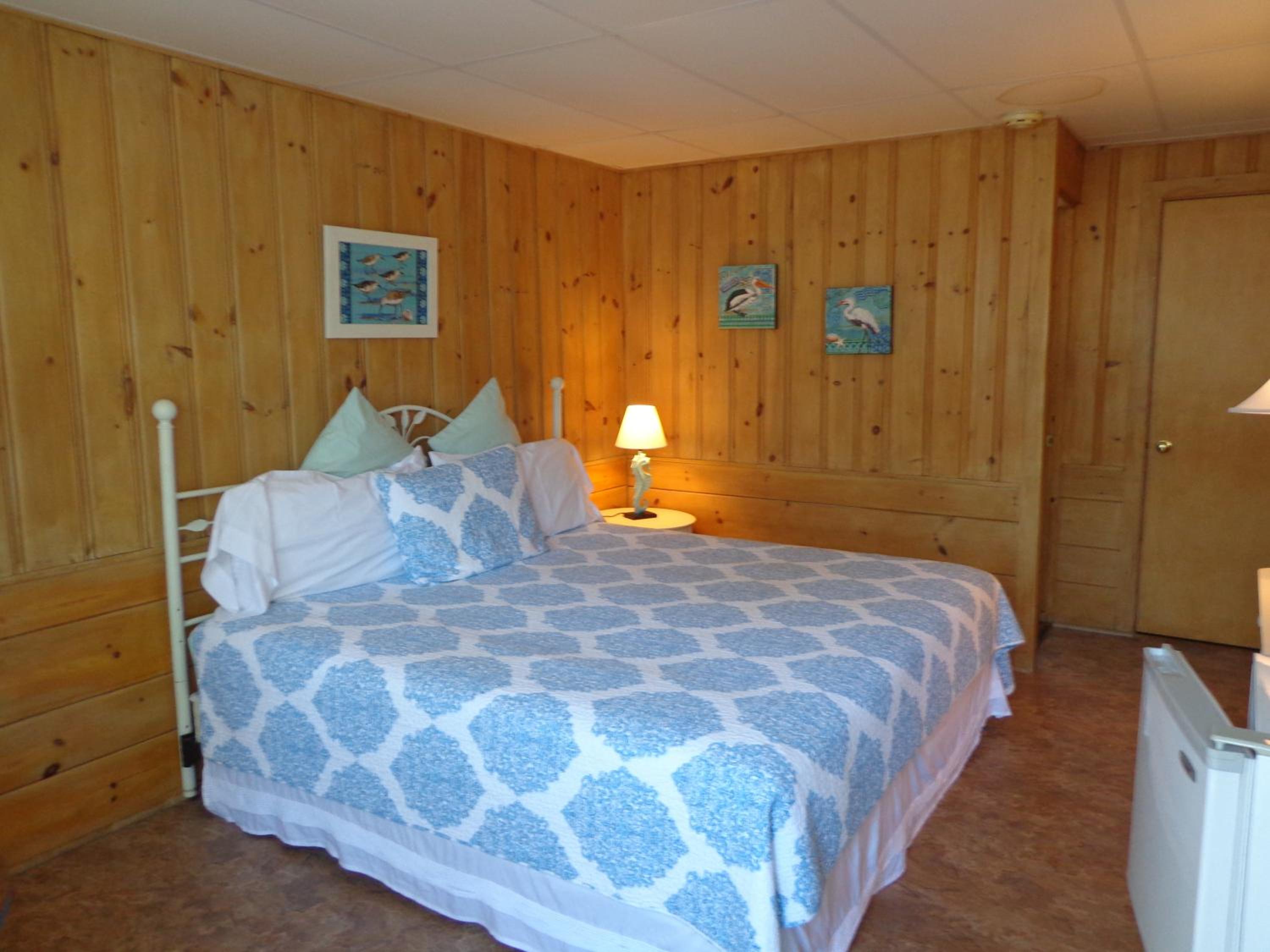 Town & Beach Motel