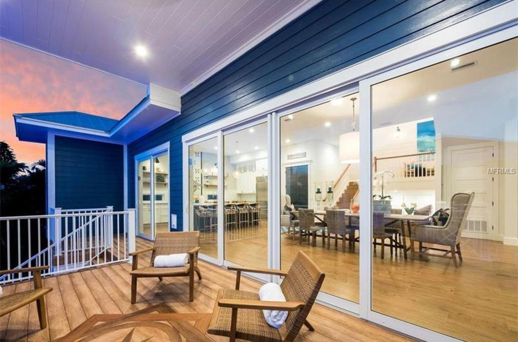 Slice of Paradise by Beach Retreats view 4