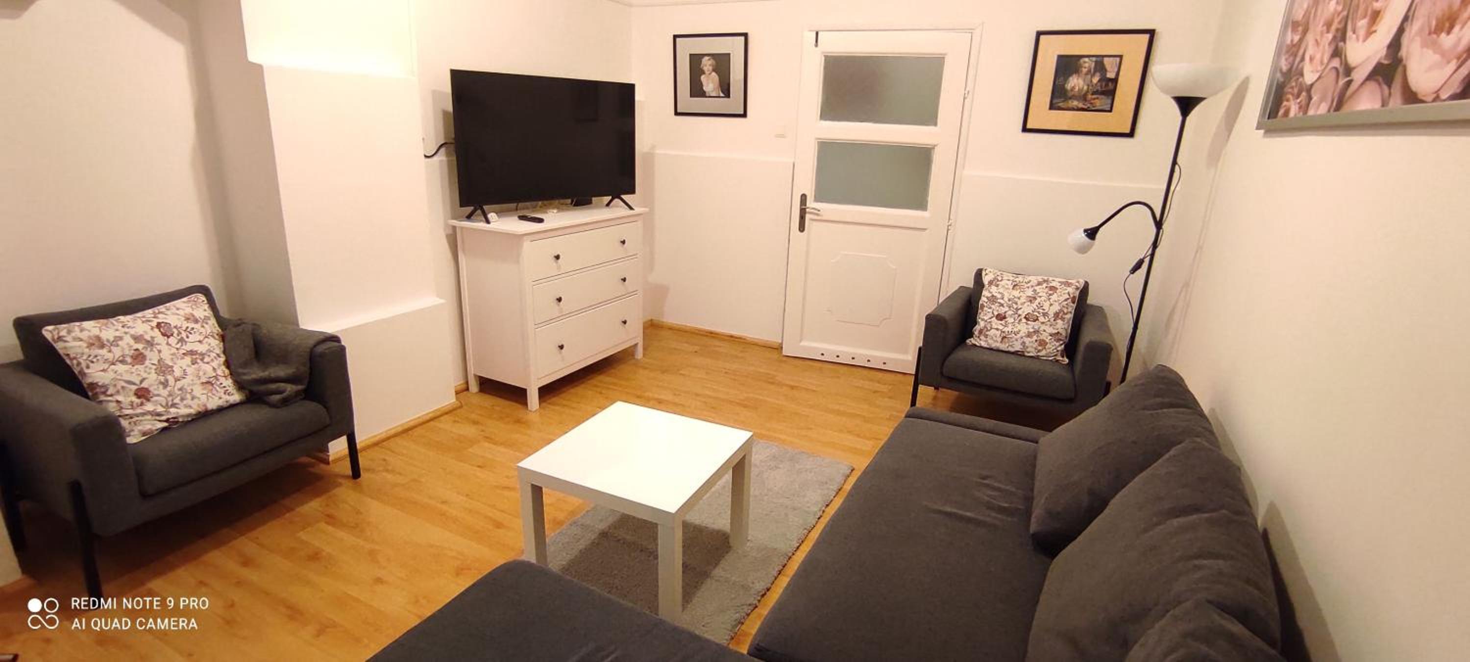 FSQH UNDER Apartman