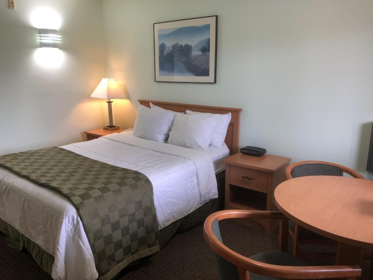 Travelodge by Wyndham Seattle North of Downtown 3