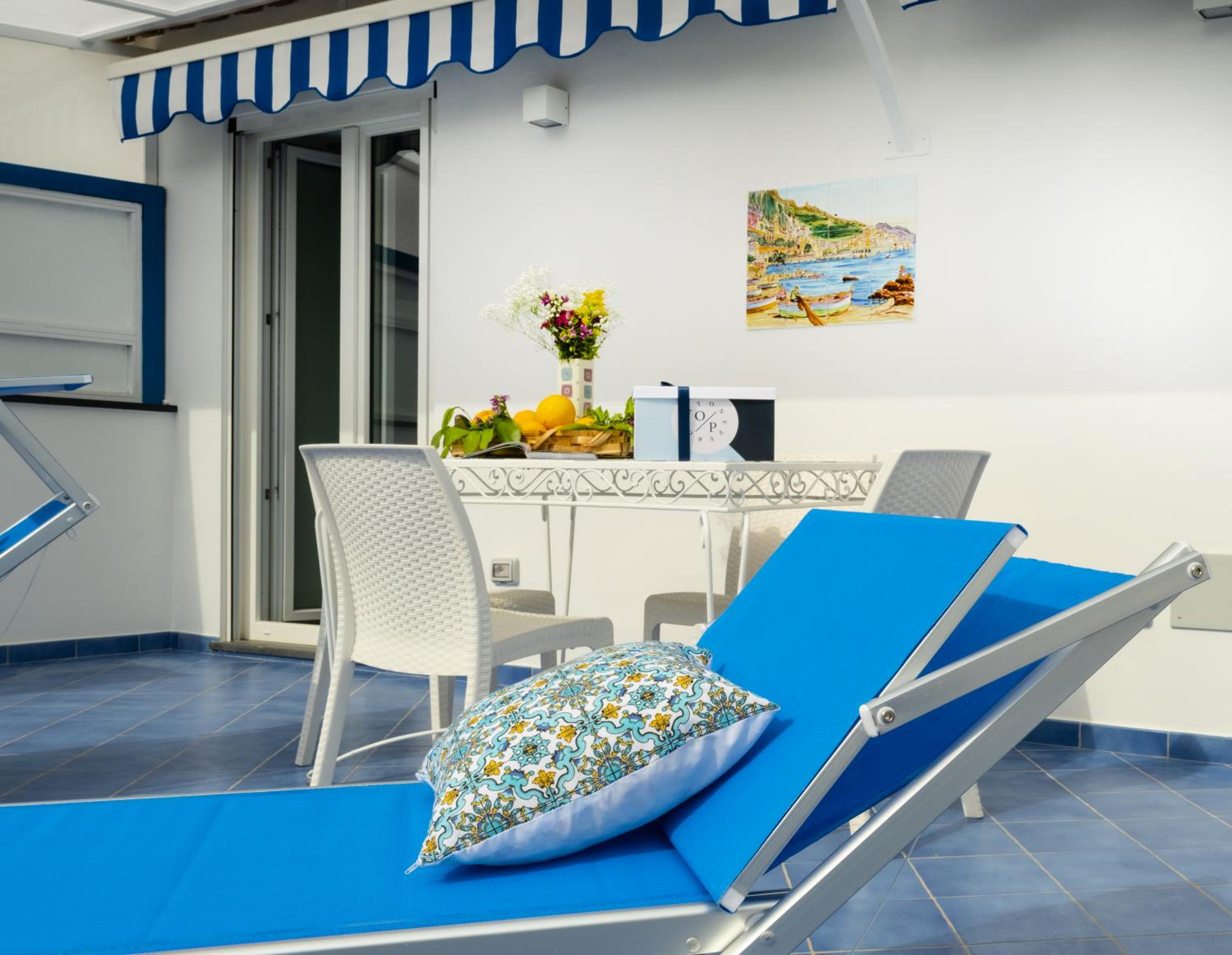 Grecale - stunning sea-view apartment with patio, up to 5 guests photo 2