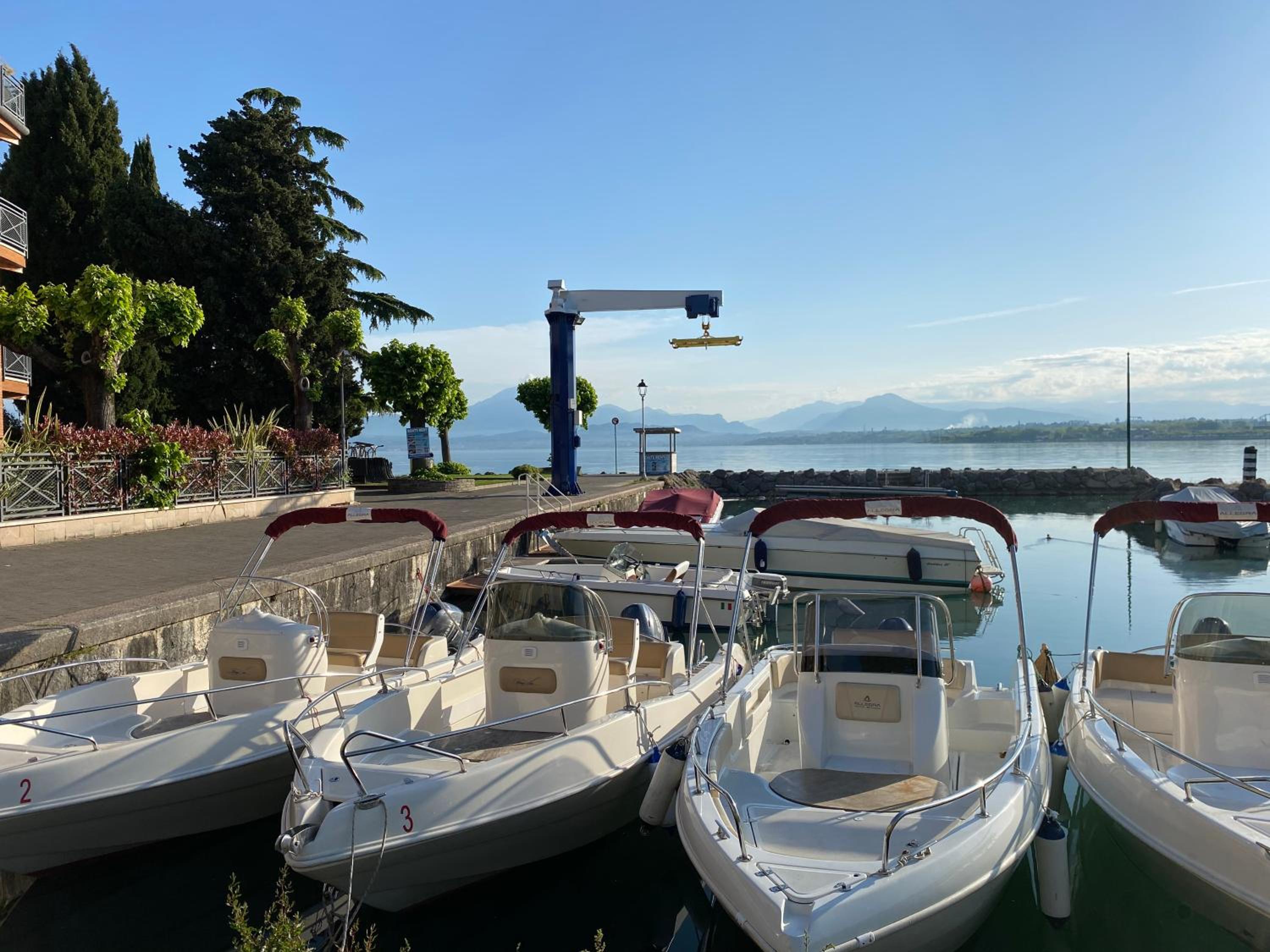 Plaza Lago di Garda Rooms - Rooftop, Lakeview & Jacuzzi view 5