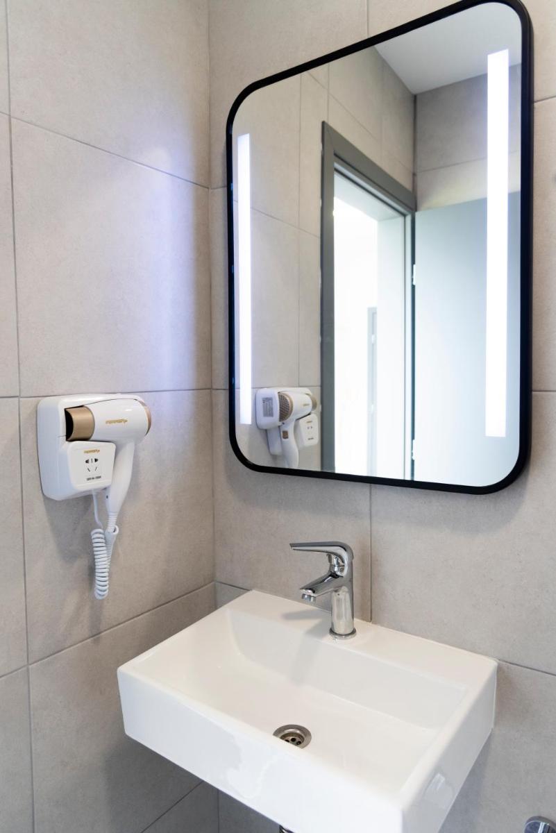 Seaside Suites photo 3