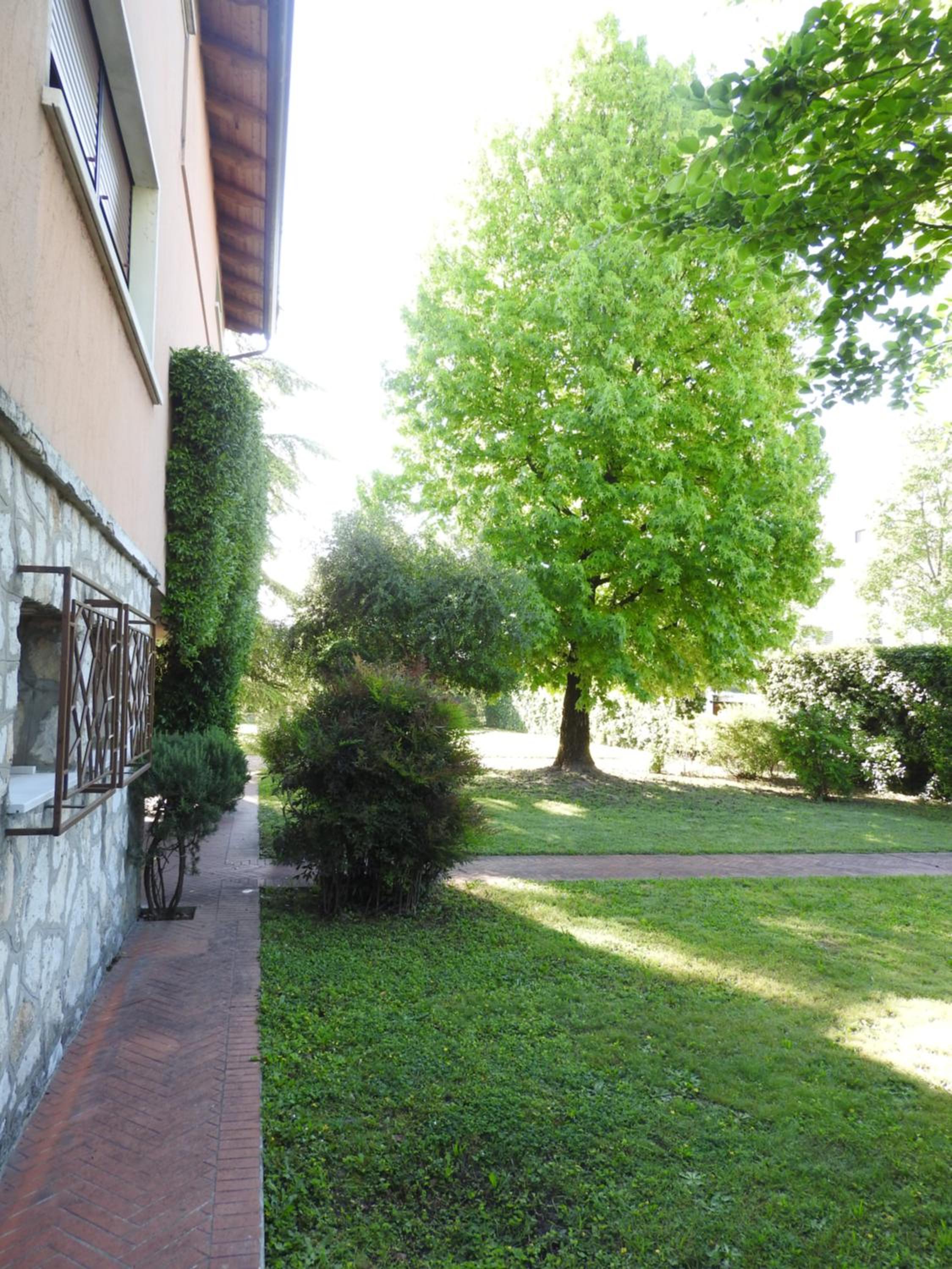 Photo 32