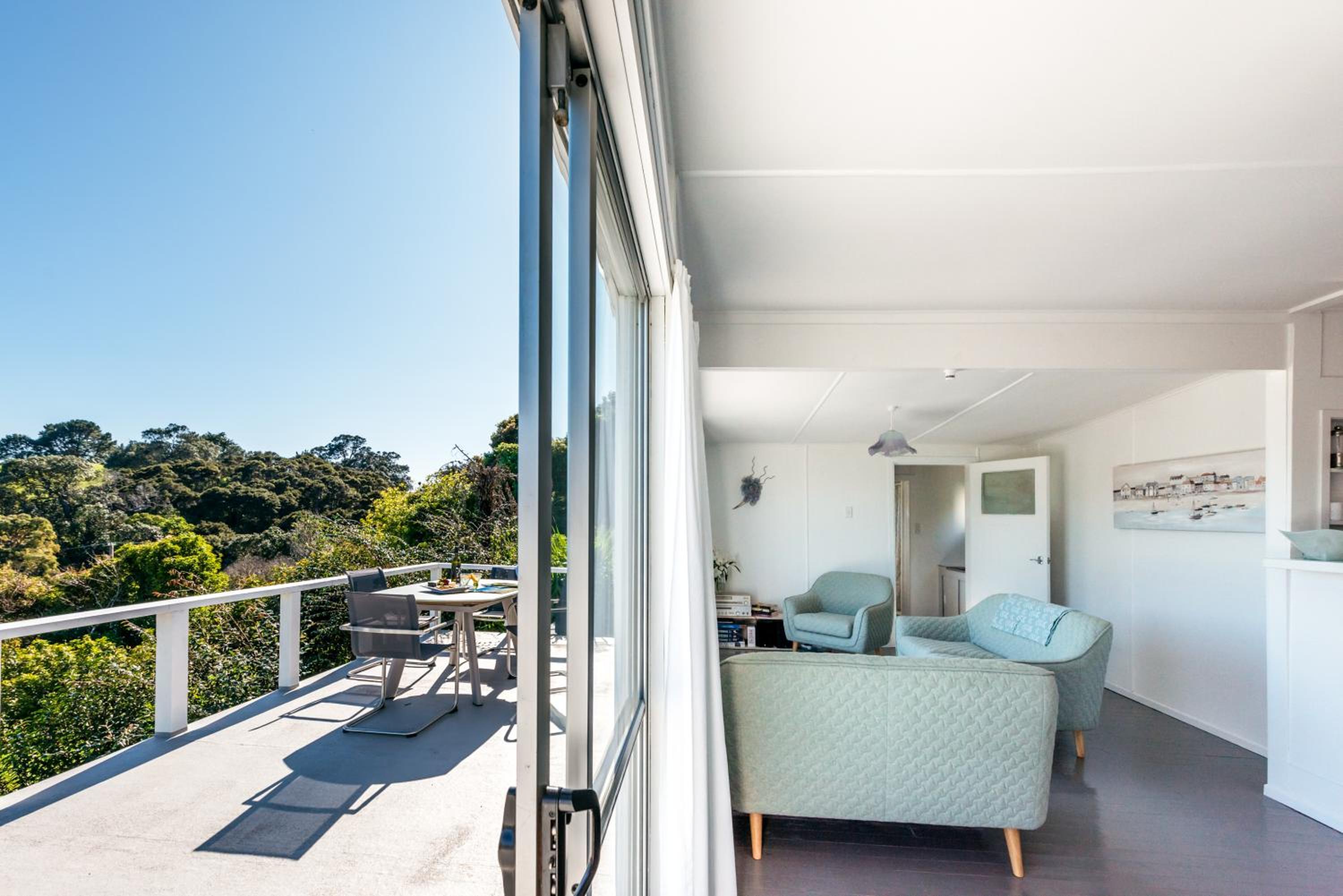 Roses Bach - Stay Waiheke view 4