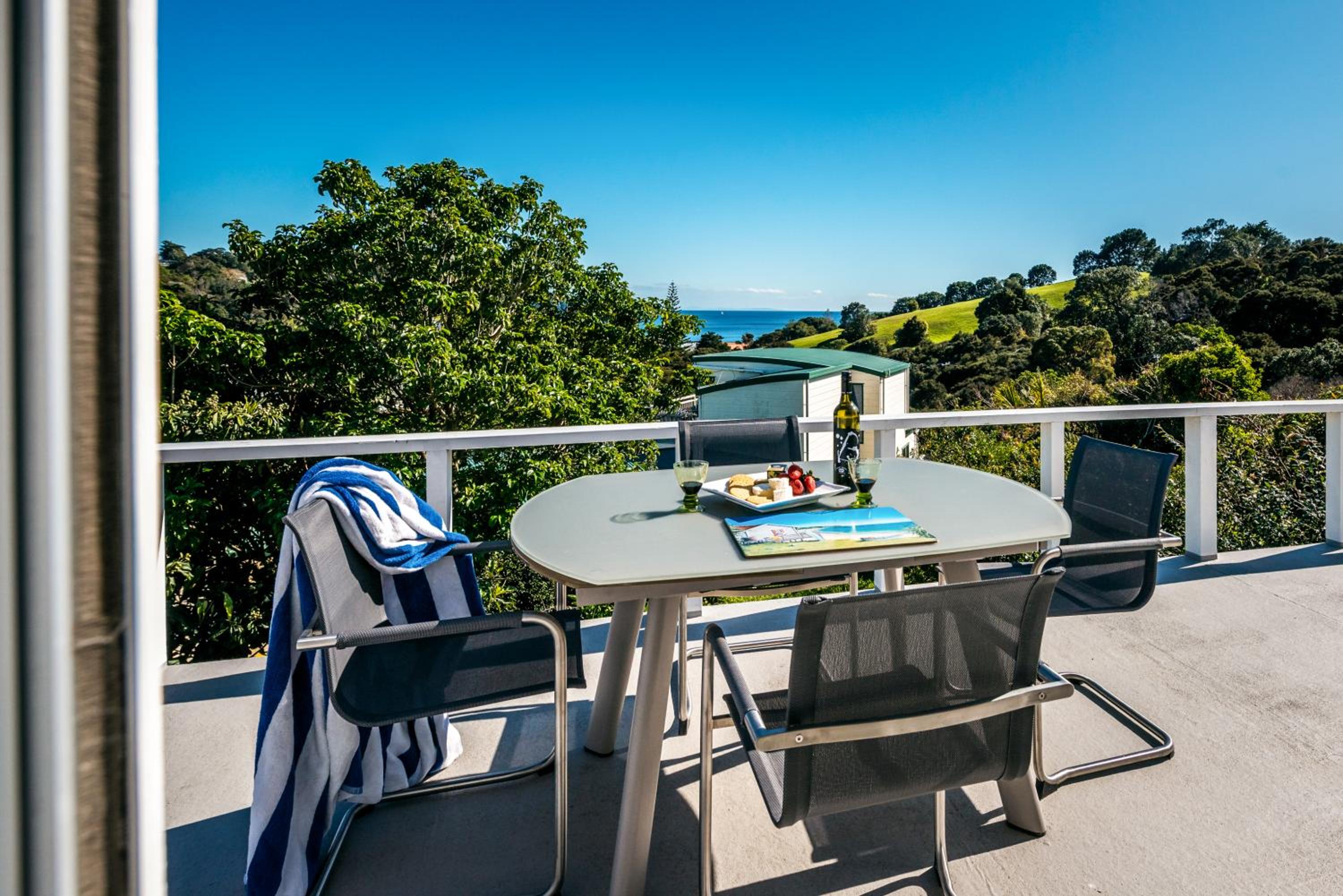 Roses Bach - Stay Waiheke view 2