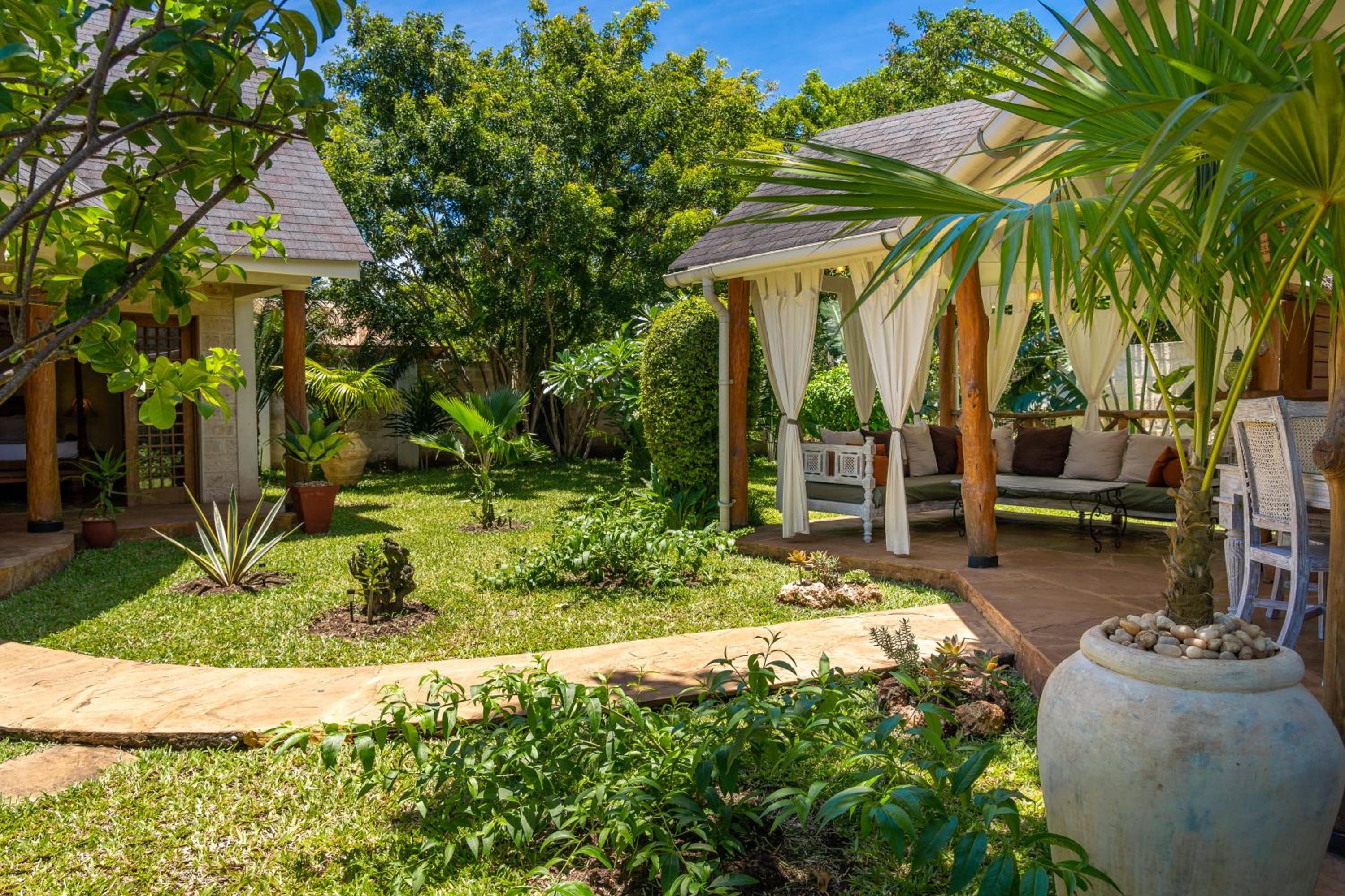 private pool cottage diani beach view 4