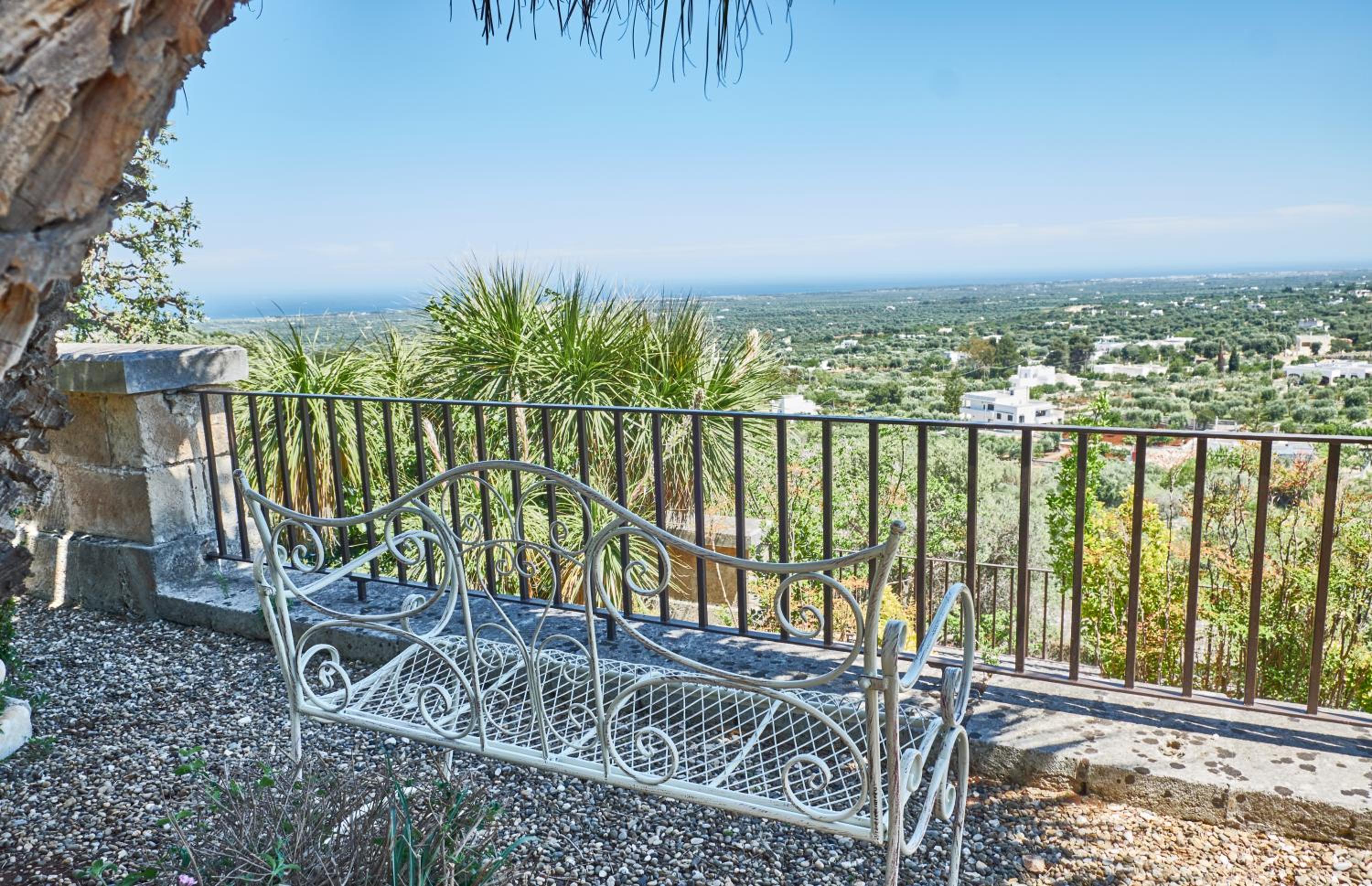 Equorum Prospectus 2 - OSTUNI CENTRO - Guest House view 3