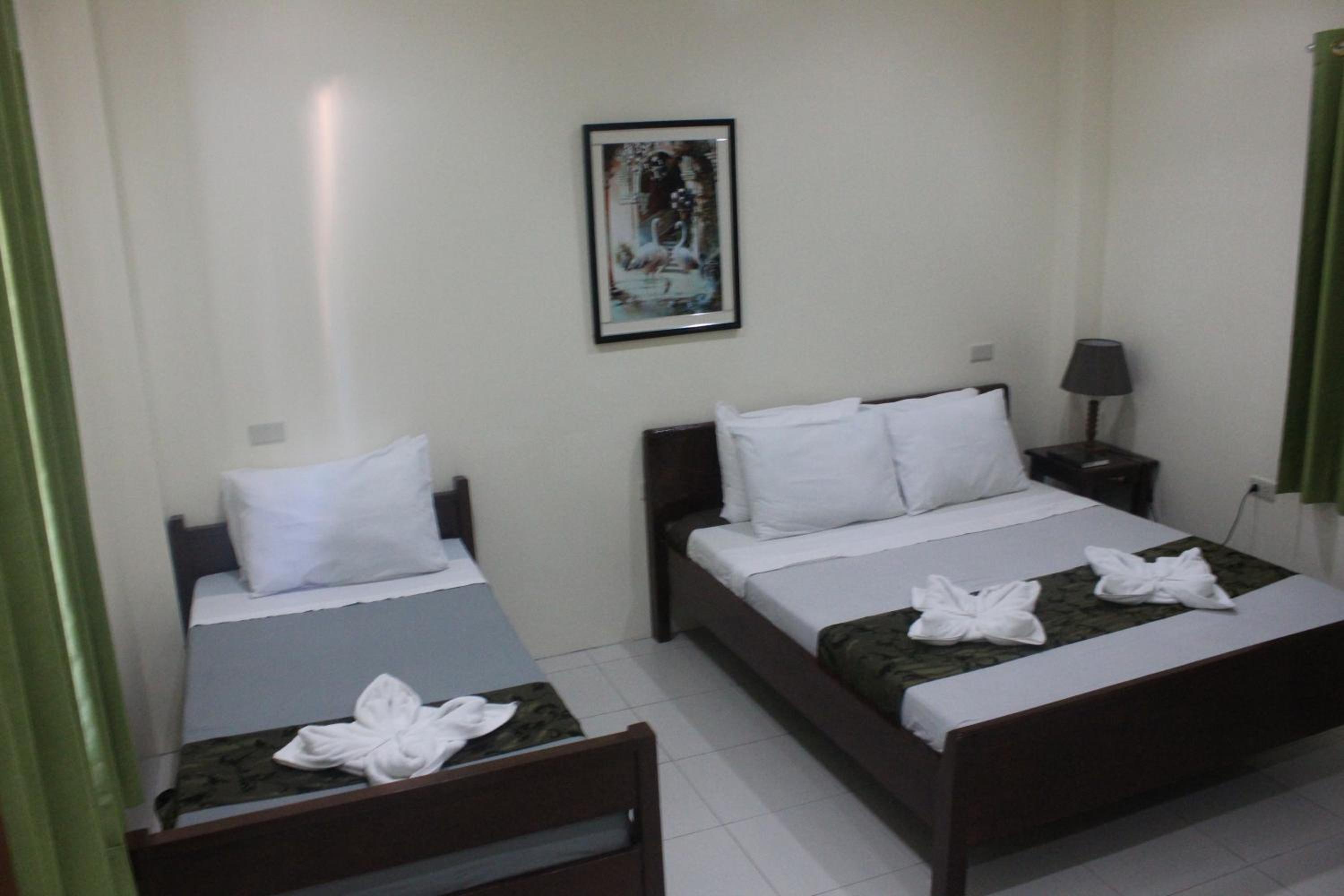 Blue Lagoon Inn & Suites