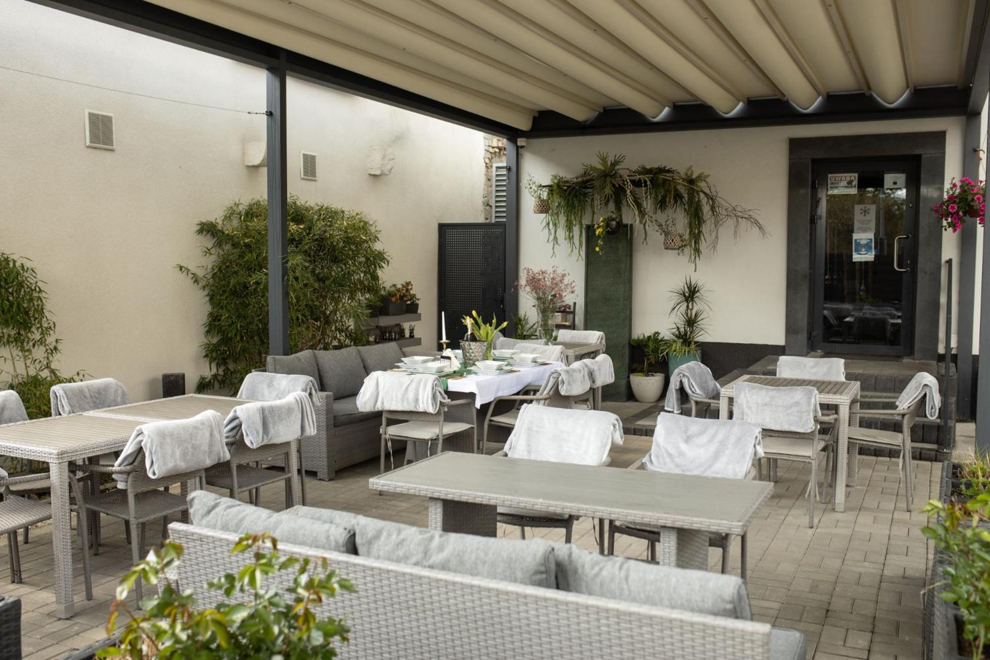 restaurant