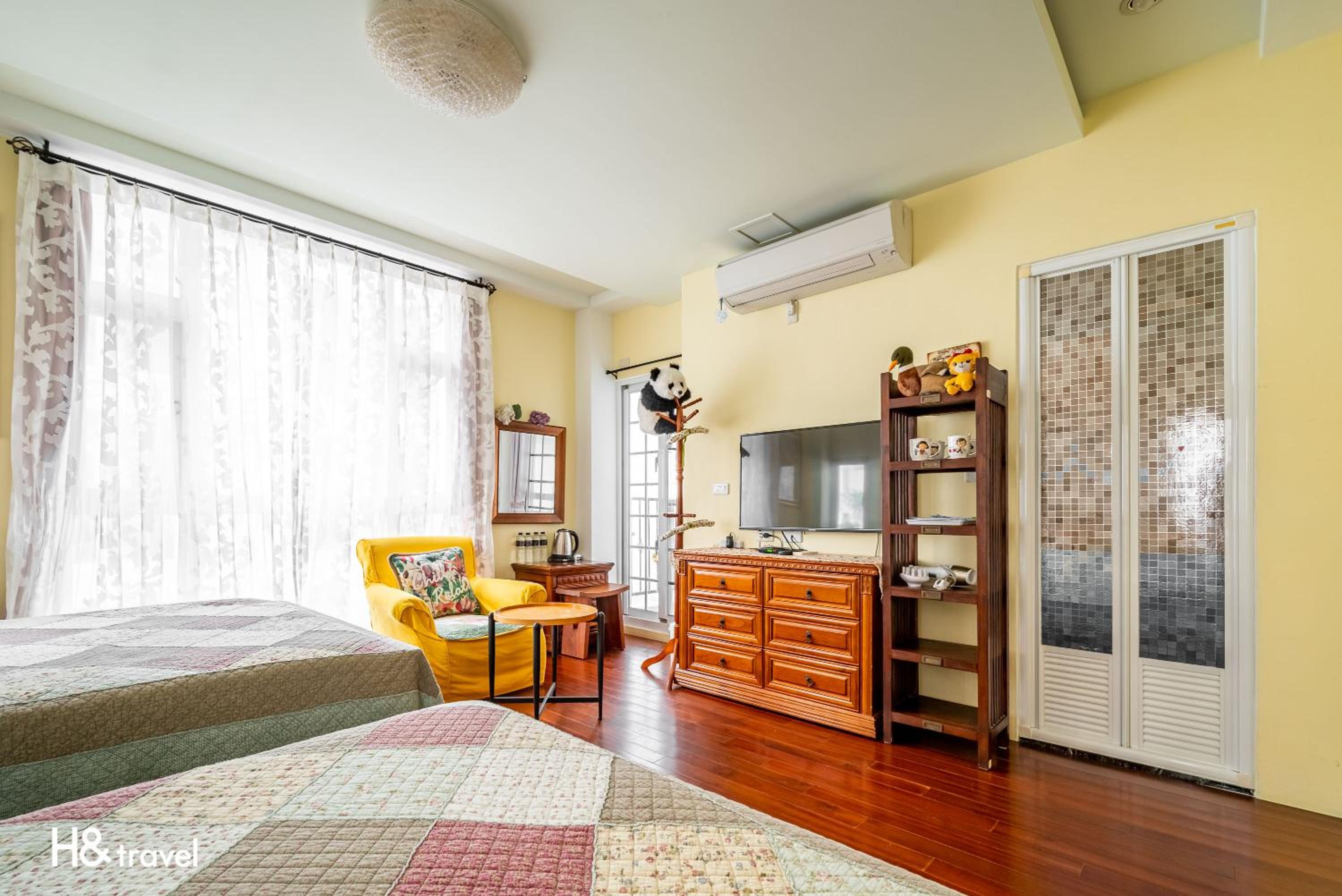 White Cotton Candy Homestay