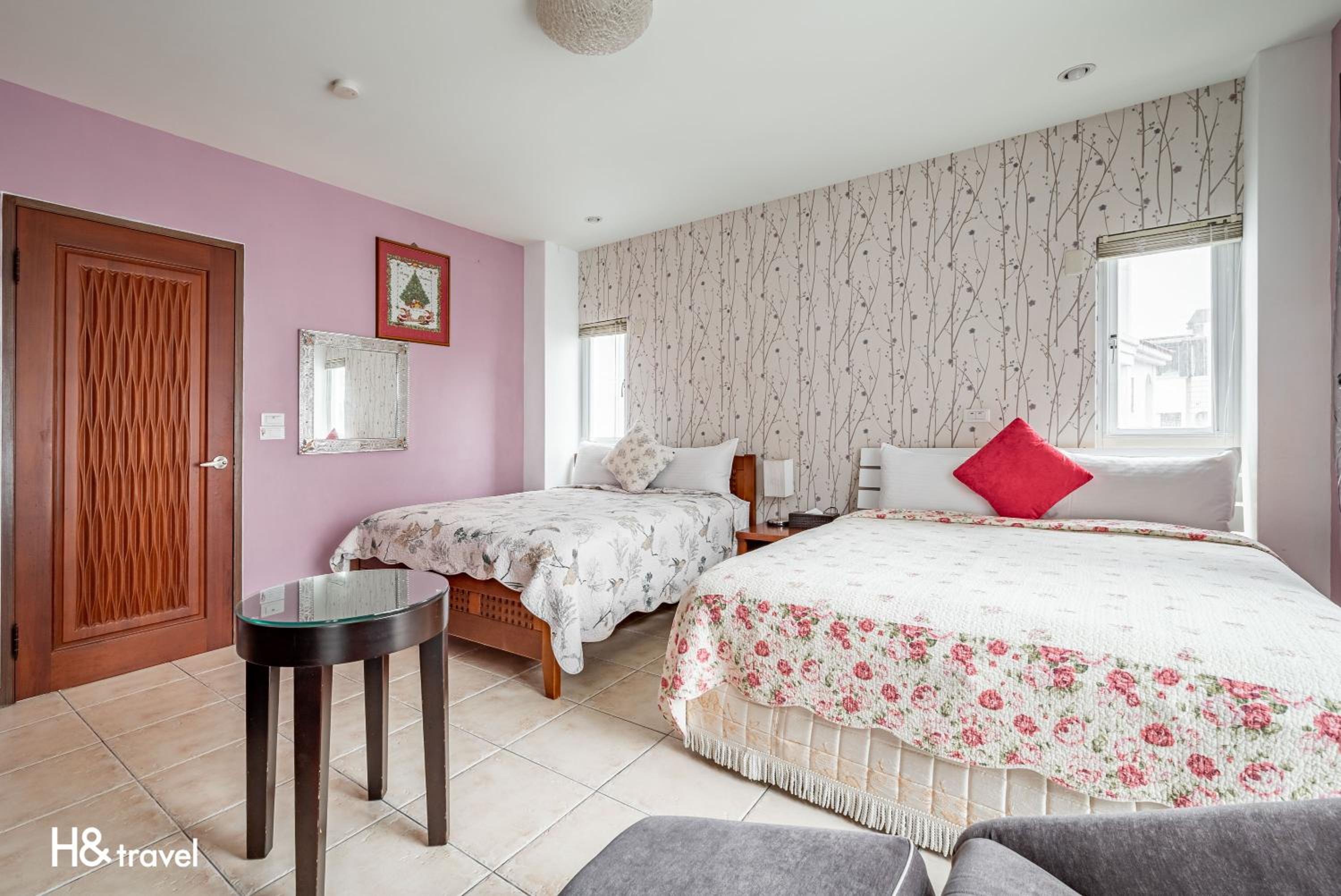 White Cotton Candy Homestay