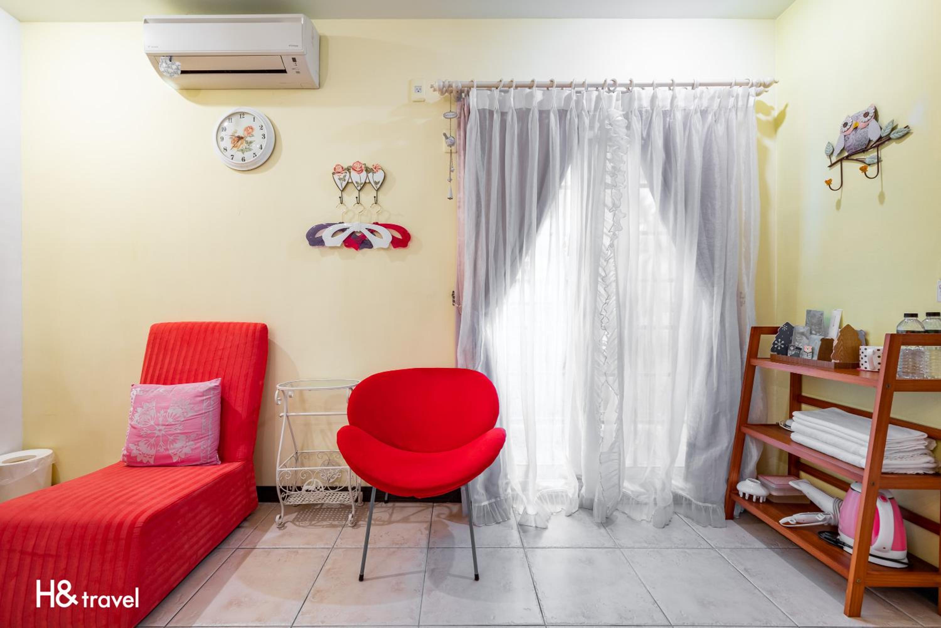 White Cotton Candy Homestay