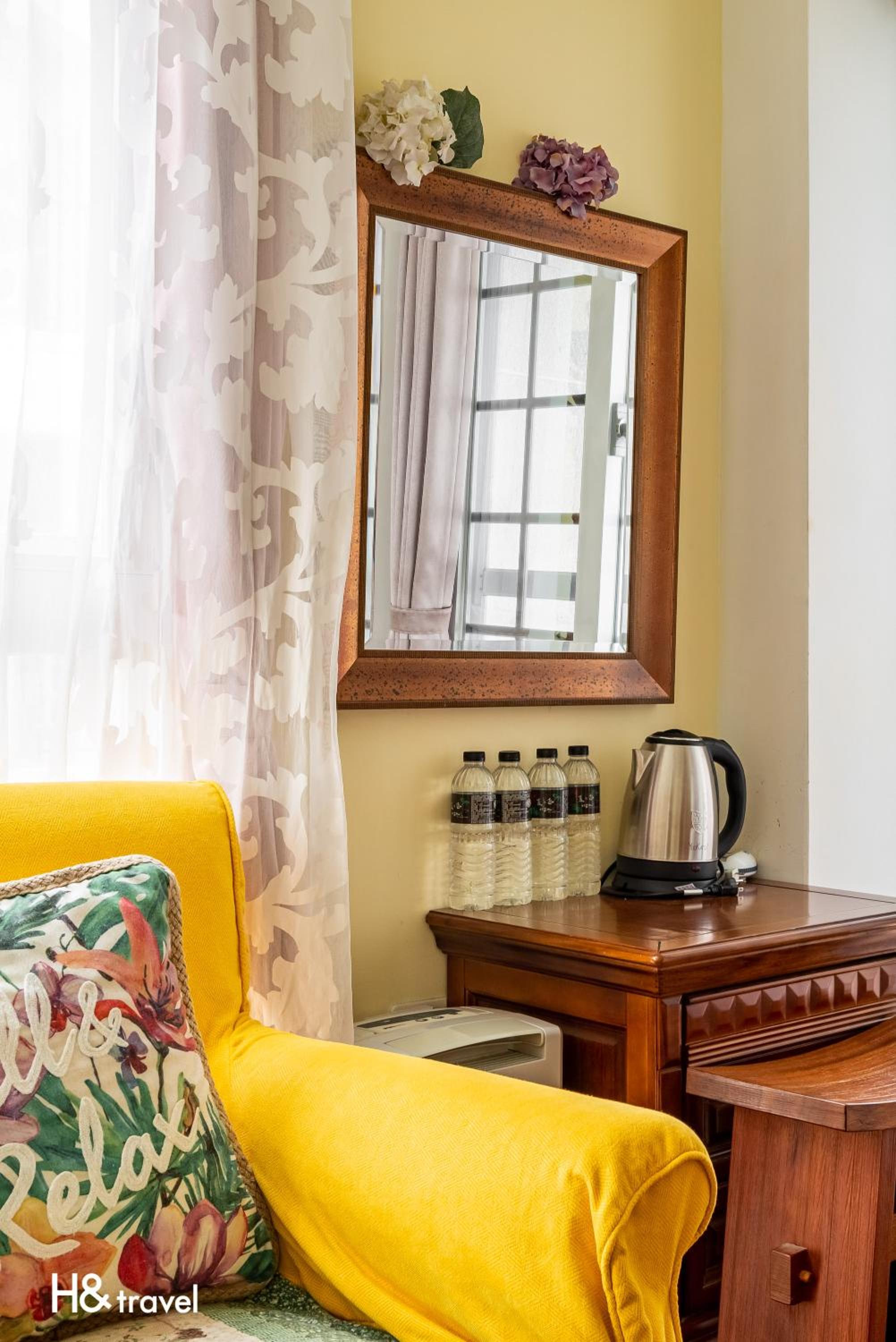 White Cotton Candy Homestay