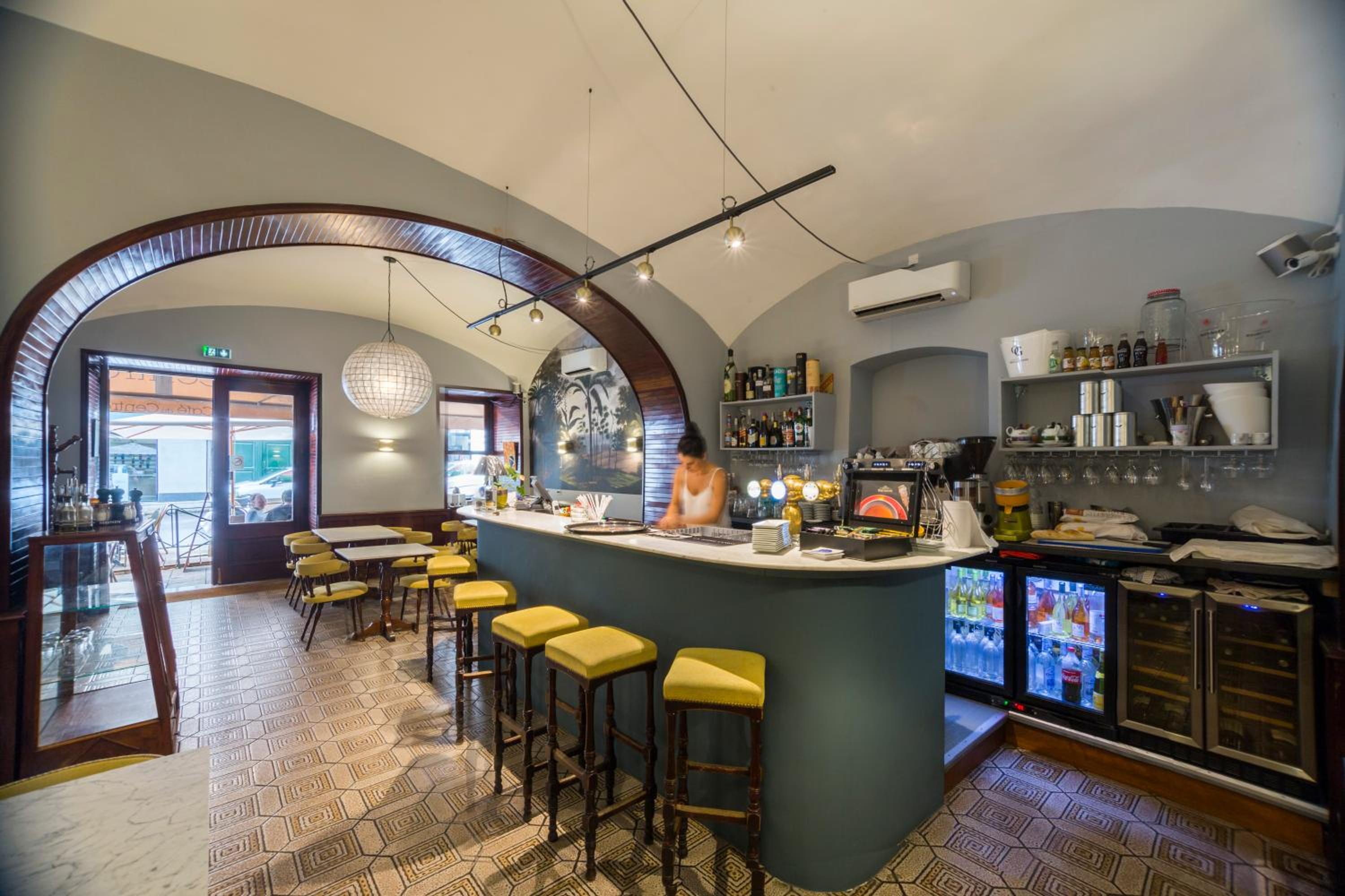 restaurant
