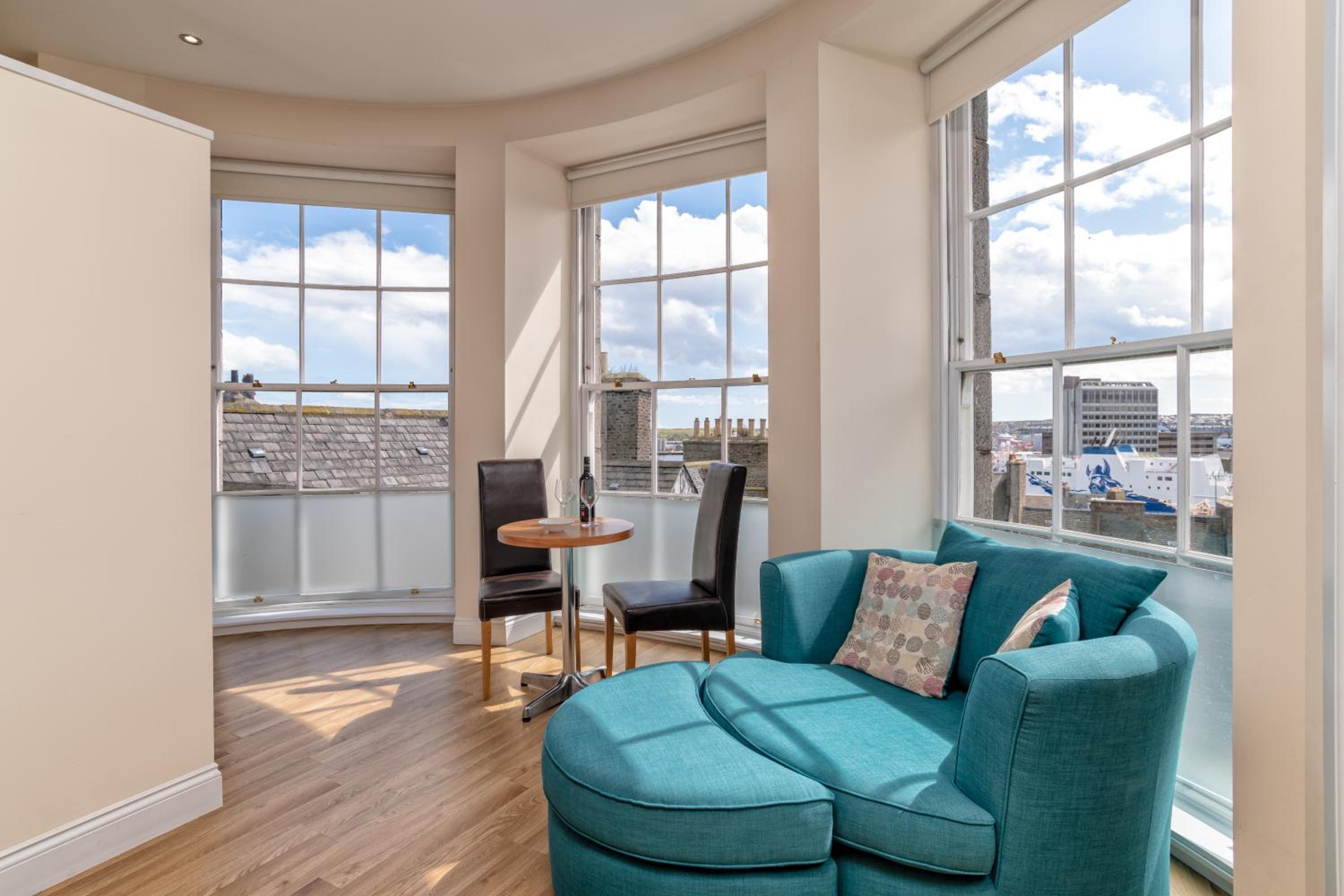 Victoria Court Suites - Aberdeen view 2