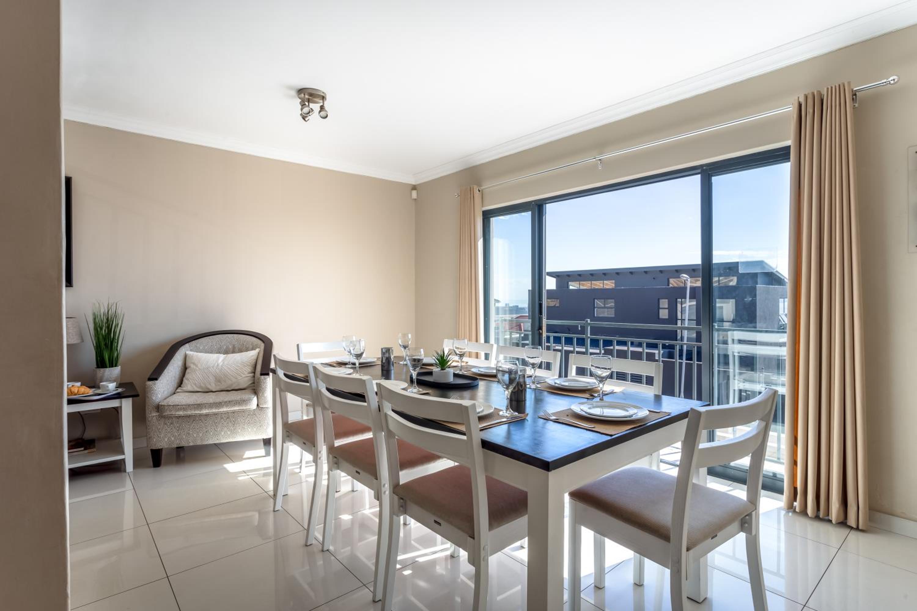 STAR APARTMENTS