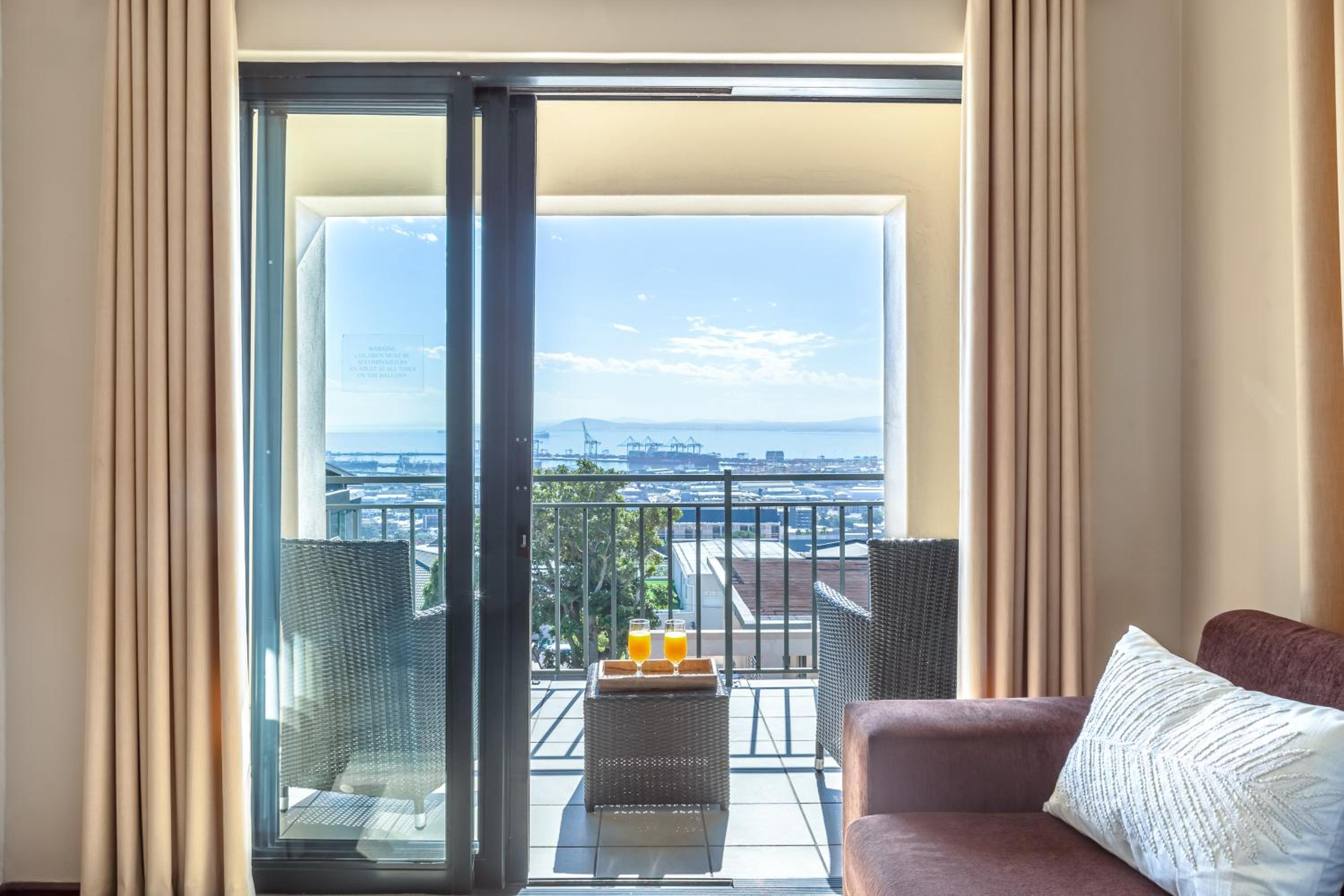STAR APARTMENTS