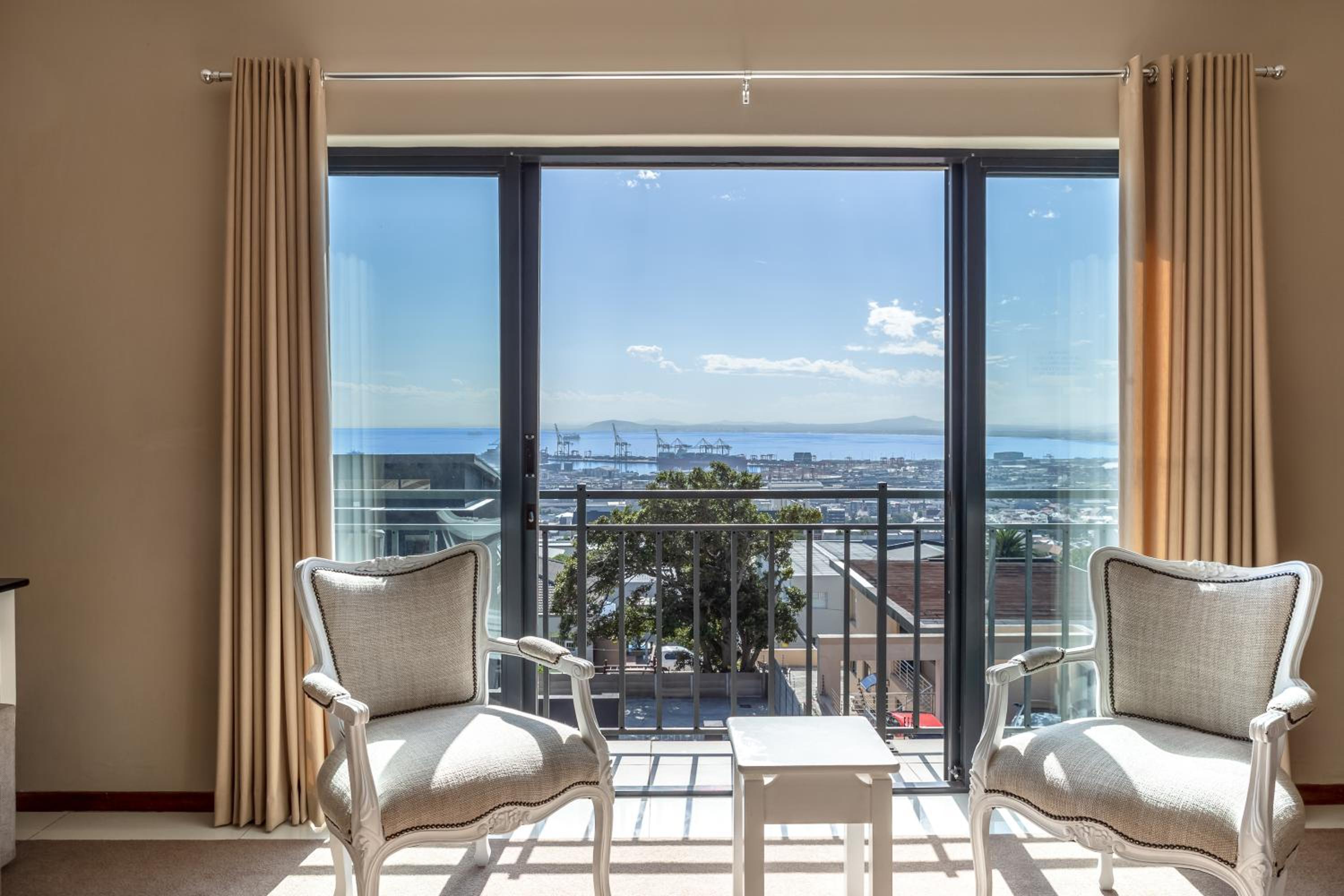 STAR APARTMENTS