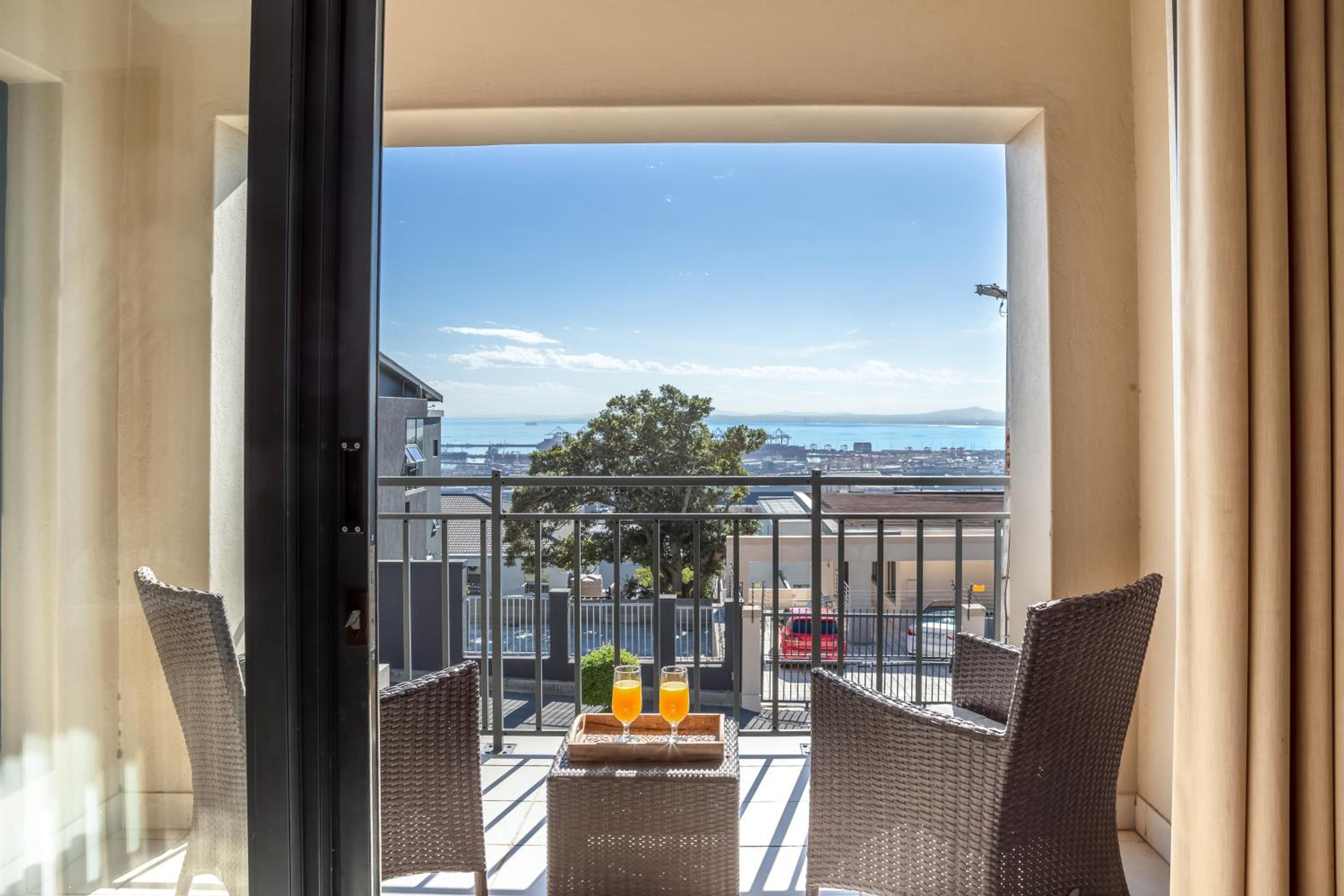 STAR APARTMENTS