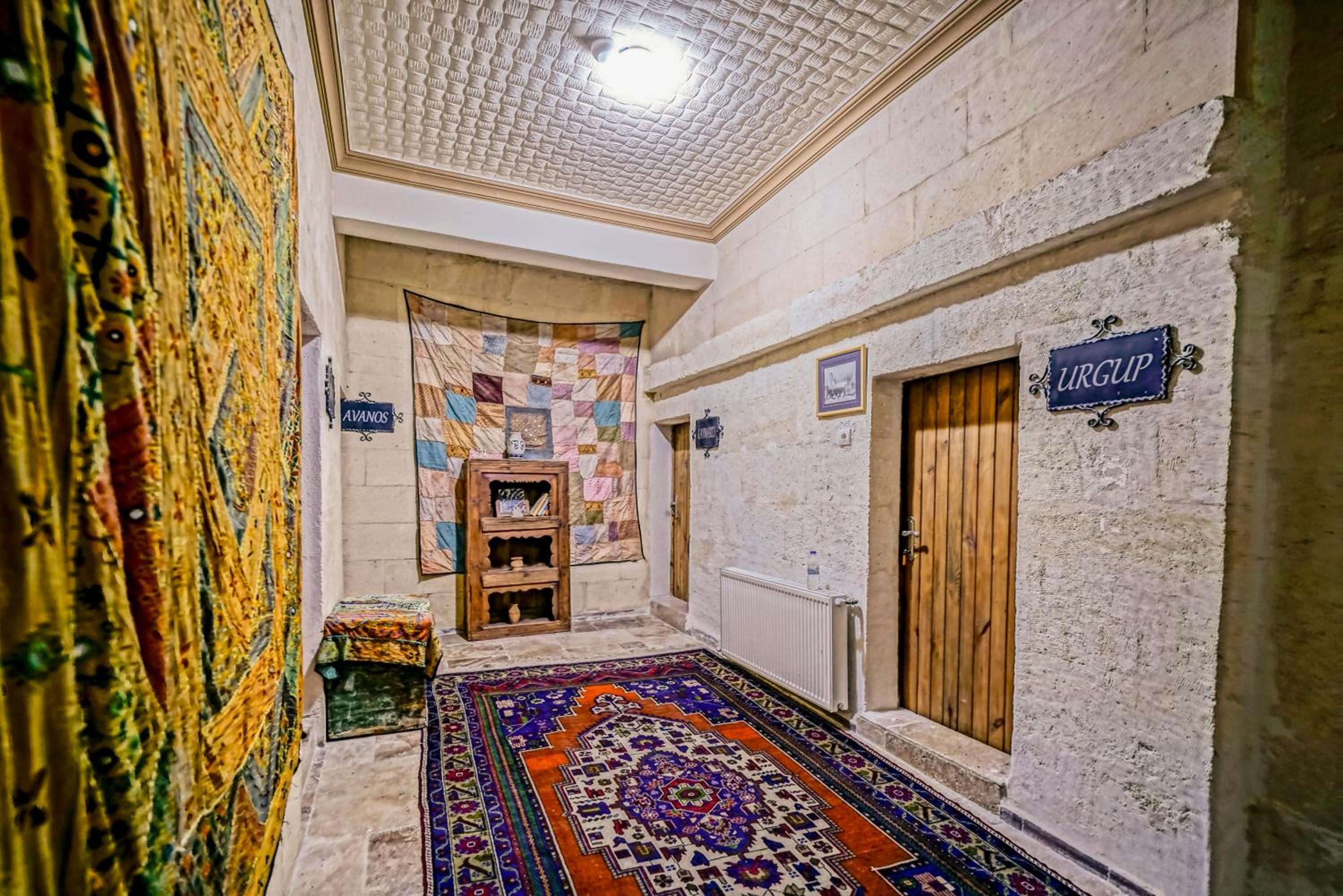 Elysee Cave House - Image 52