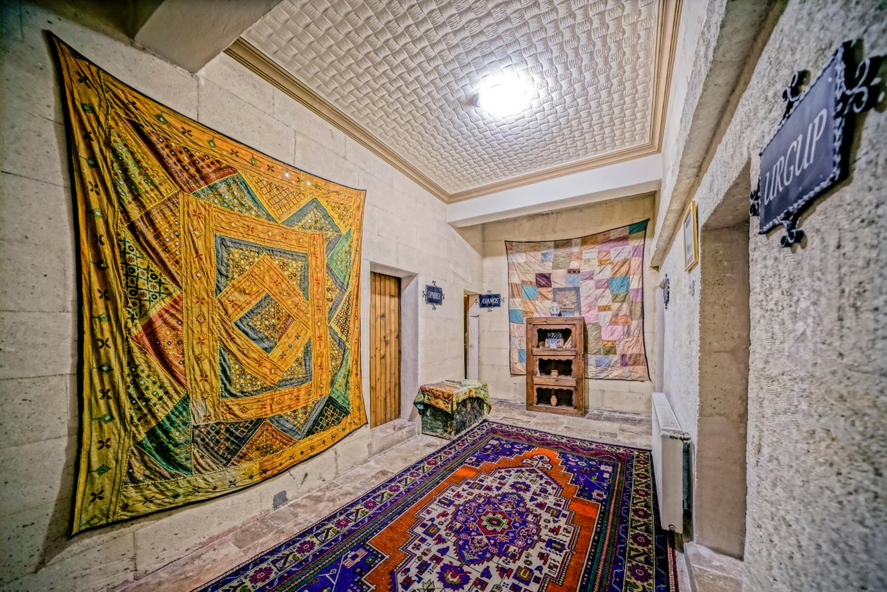 Elysee Cave House - Image 51