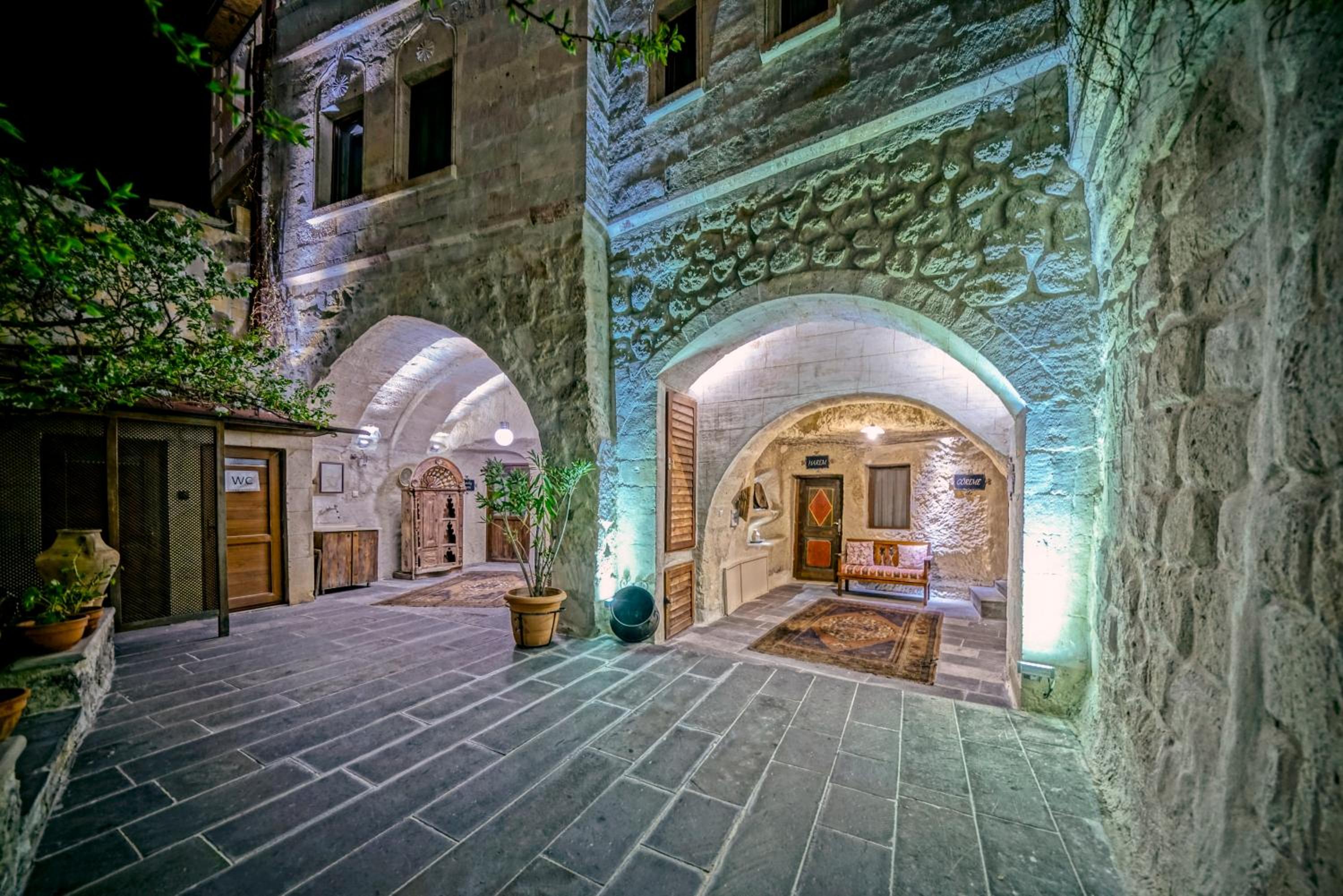 Elysee Cave House - Image 104