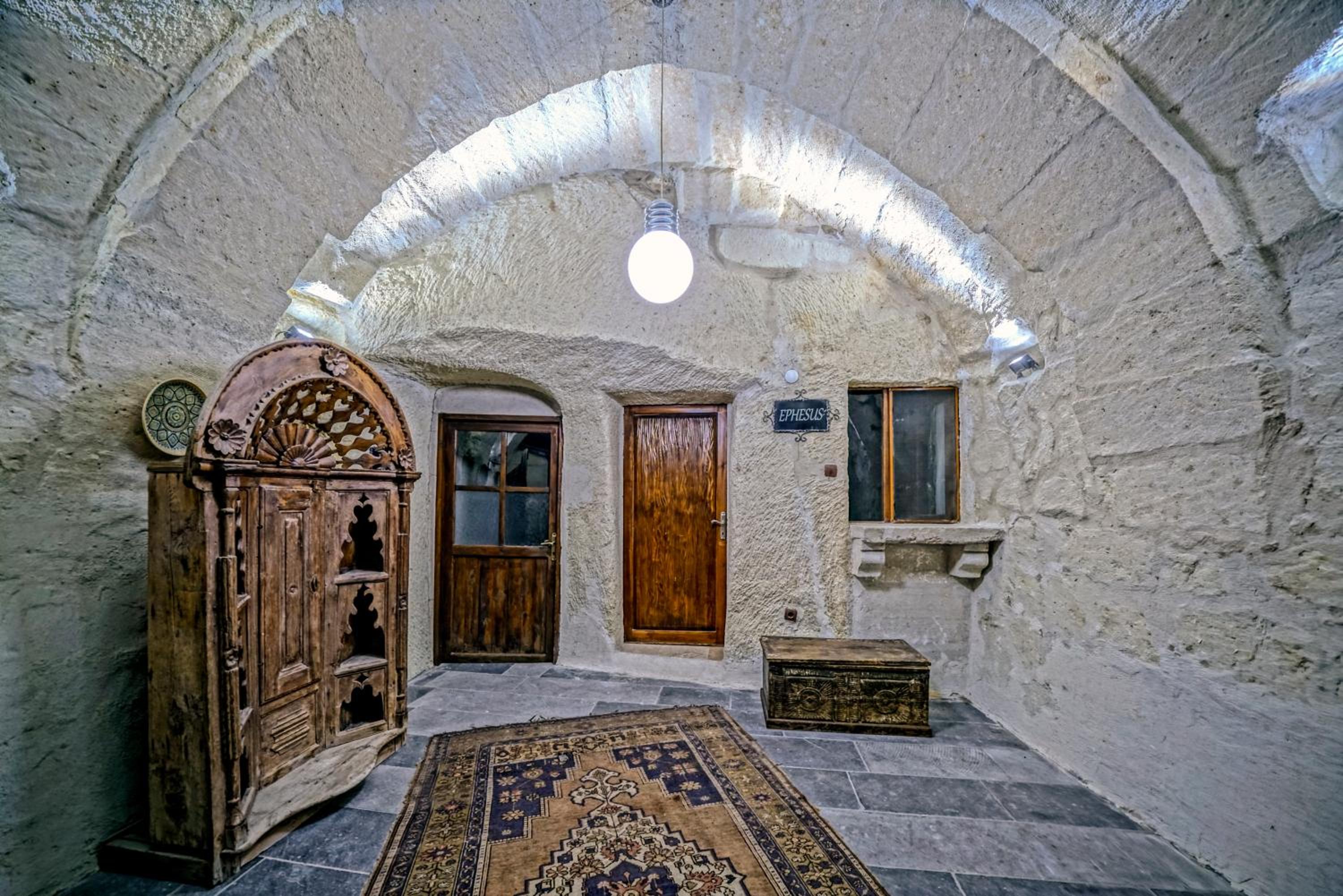 Elysee Cave House - Image 55