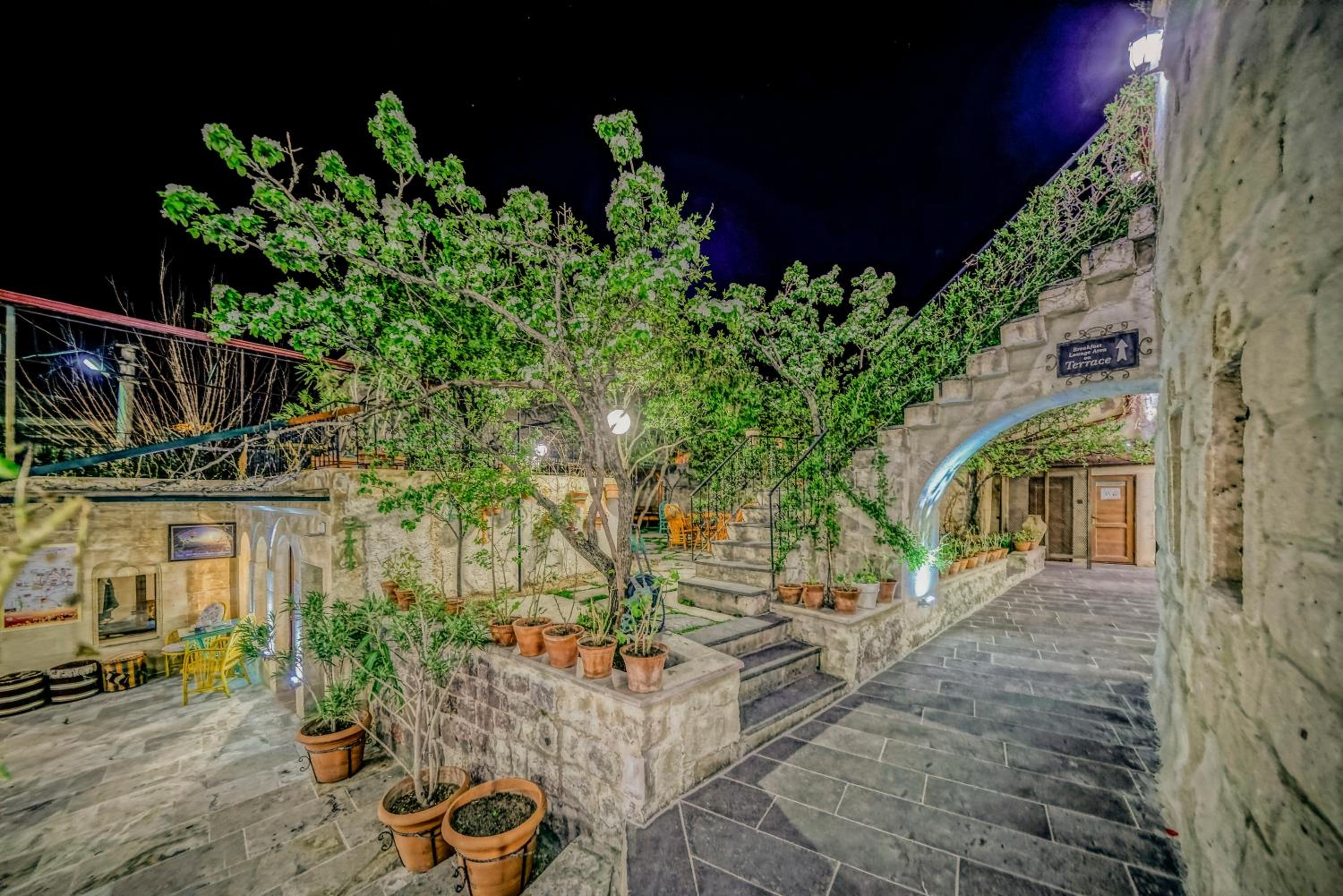 Elysee Cave House - Image 54