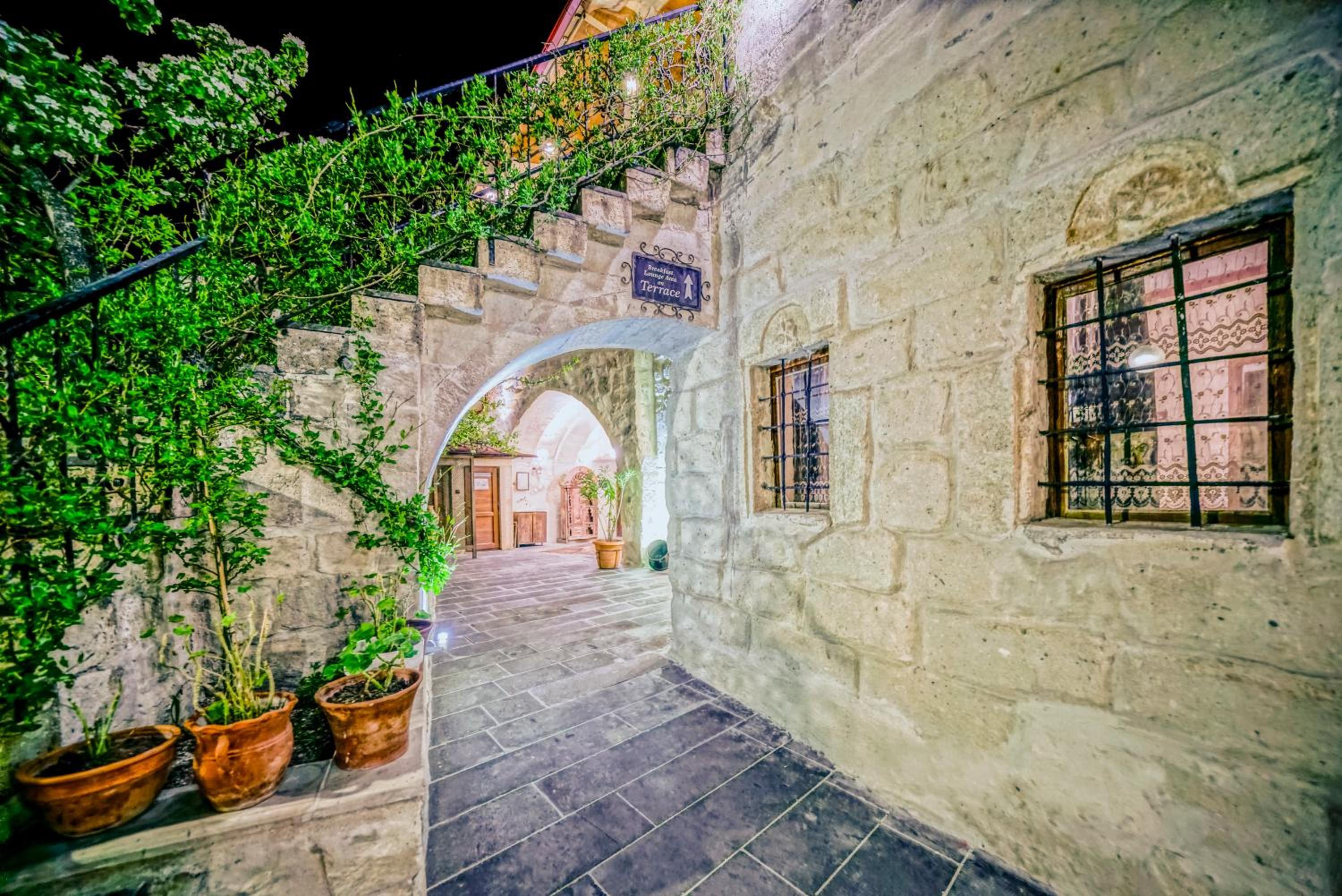 Elysee Cave House - Image 53