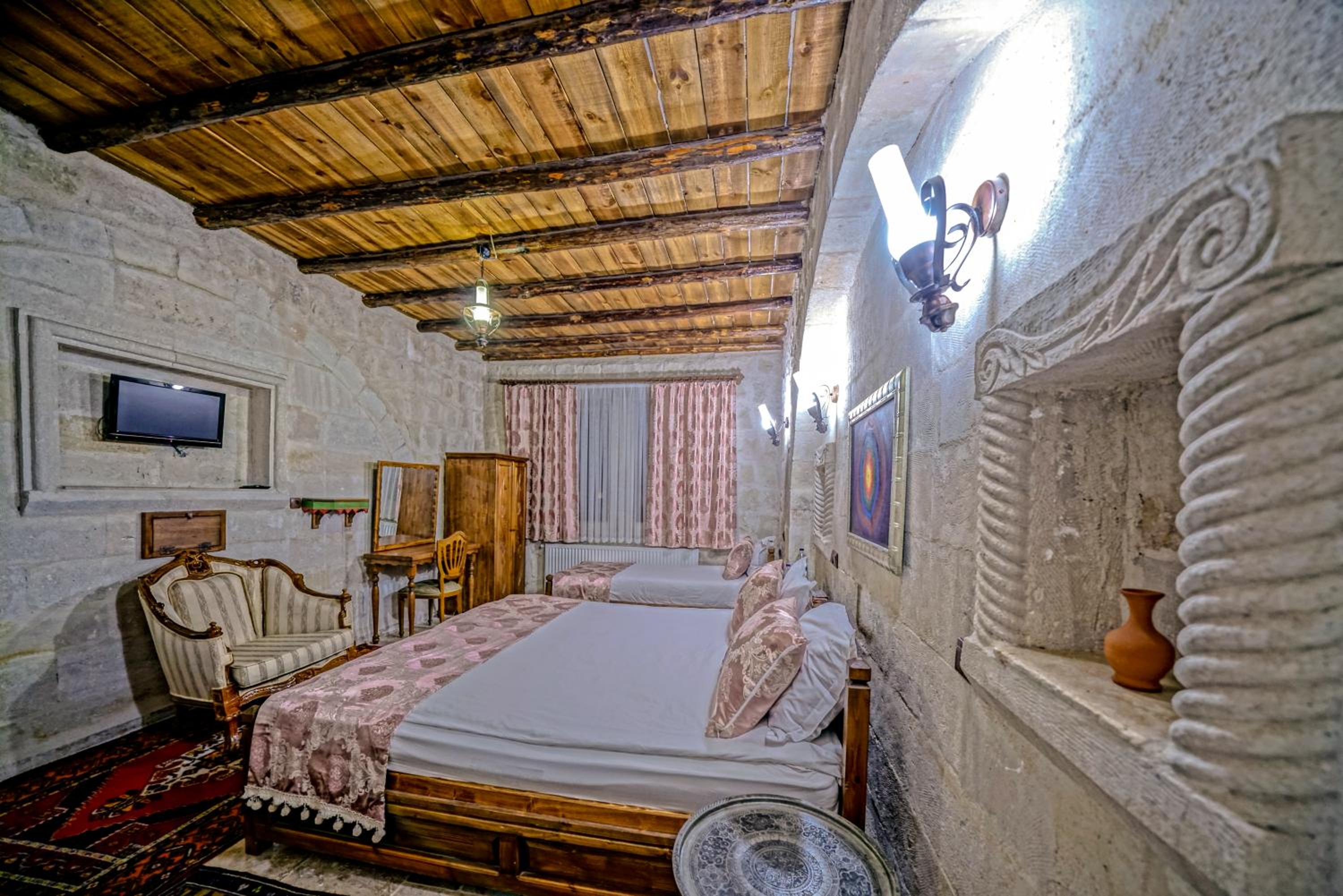 Elysee Cave House - Image 96