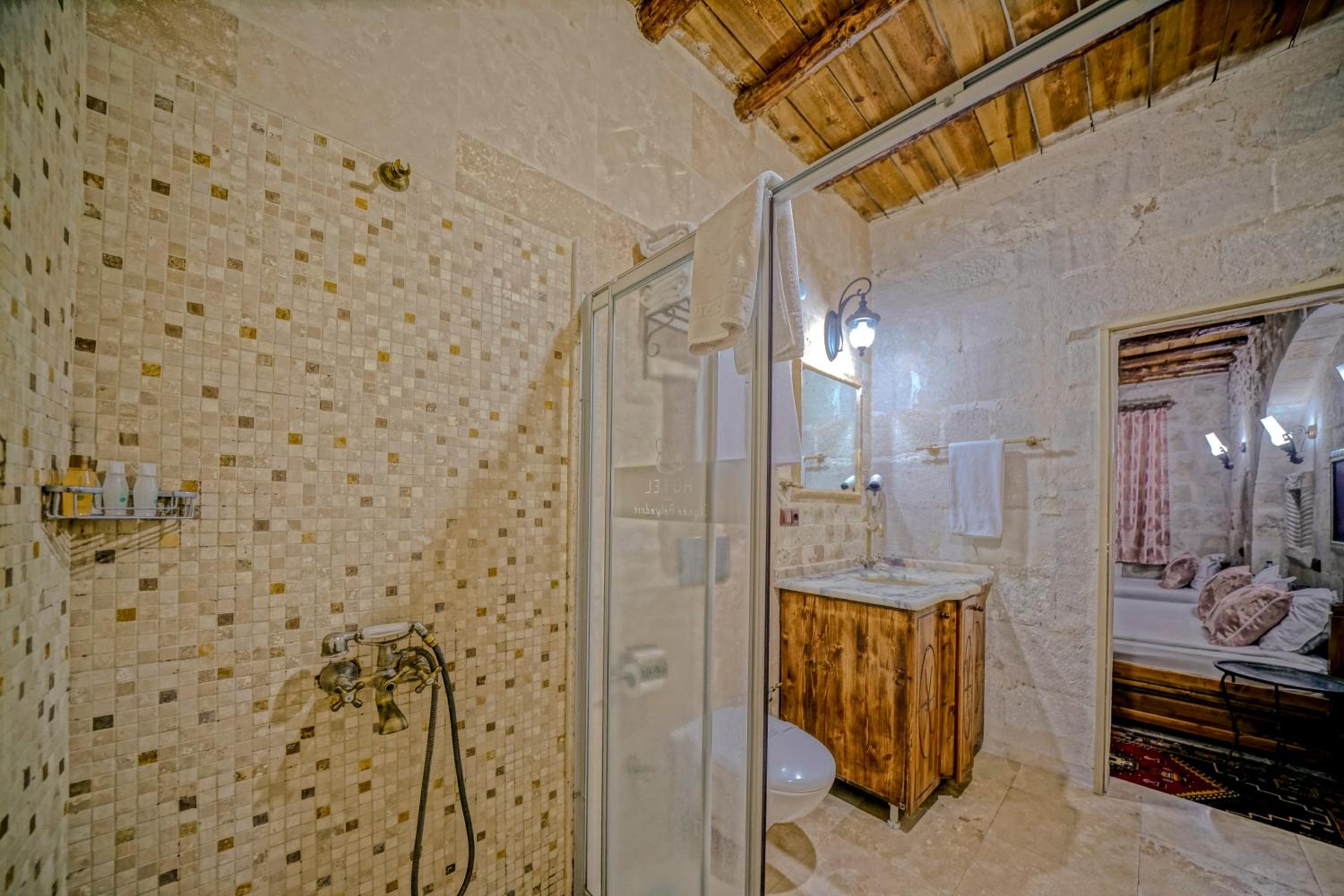 Elysee Cave House - Image 99