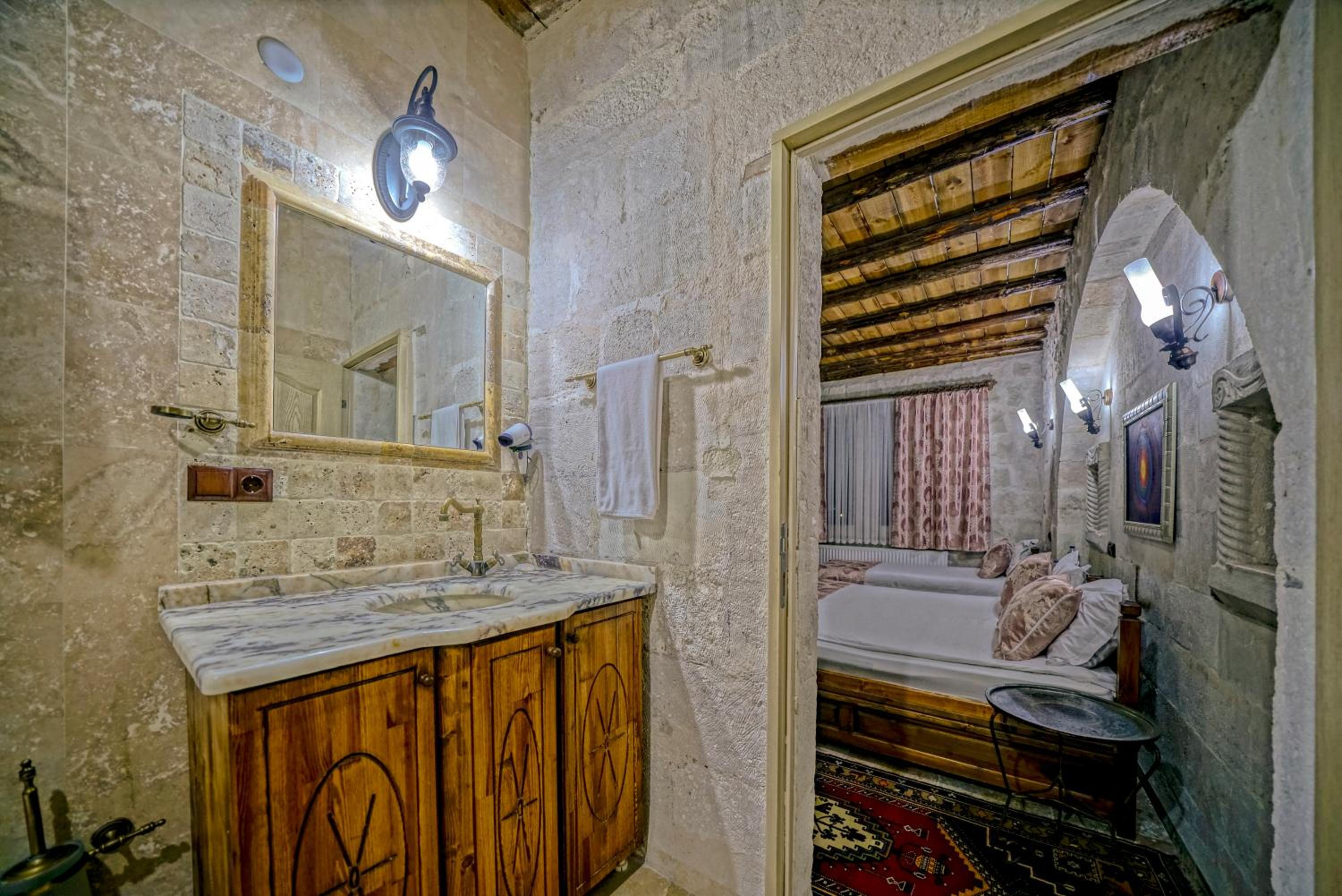 Elysee Cave House - Image 58