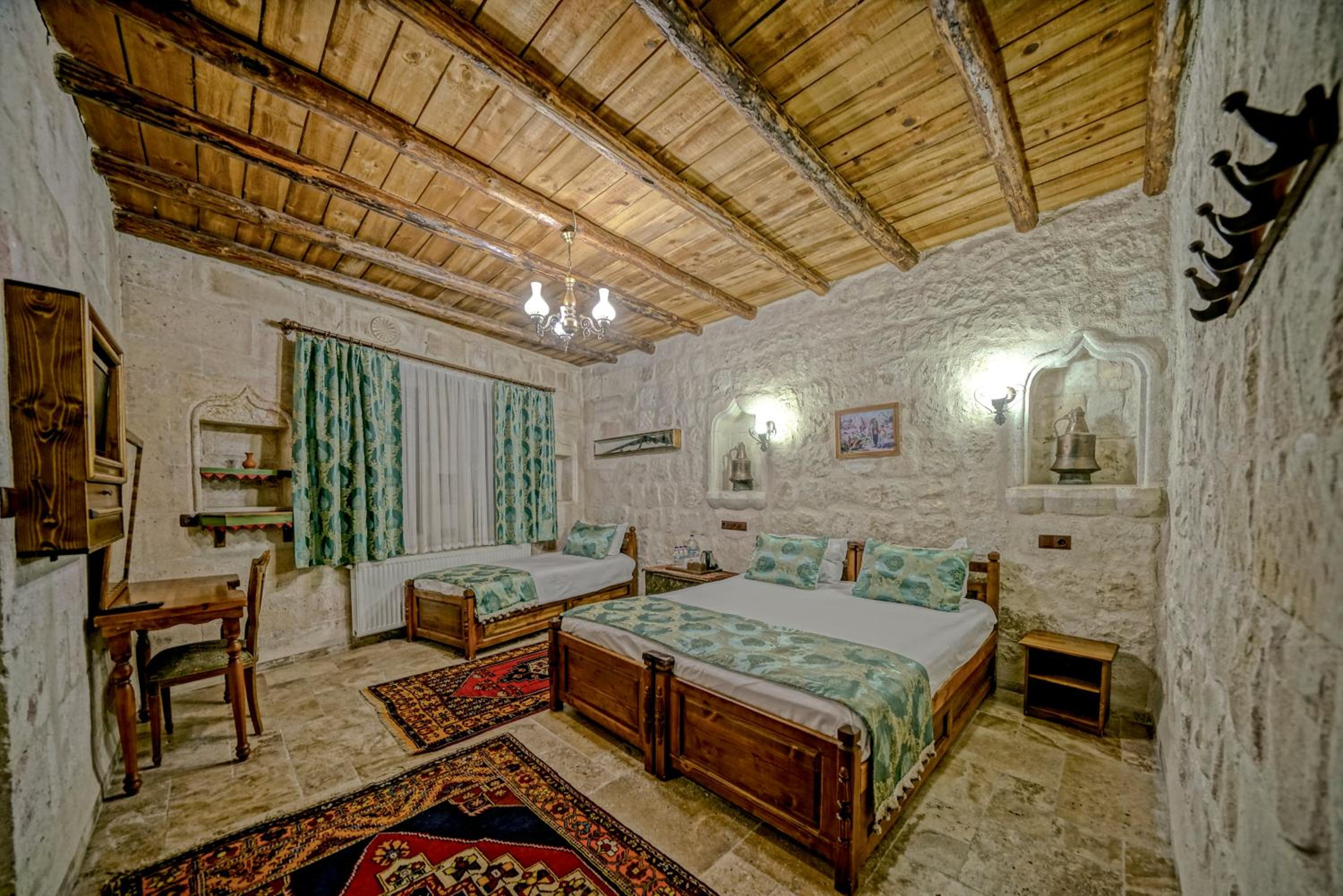 Elysee Cave House - Image 32