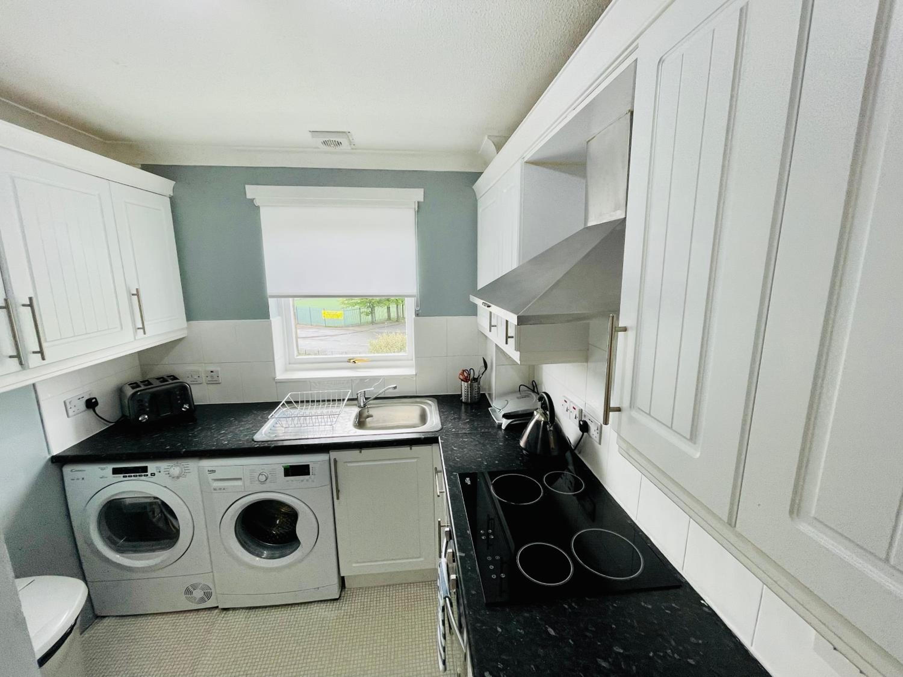 Modern 2 bedroom Apartment Near City Centre