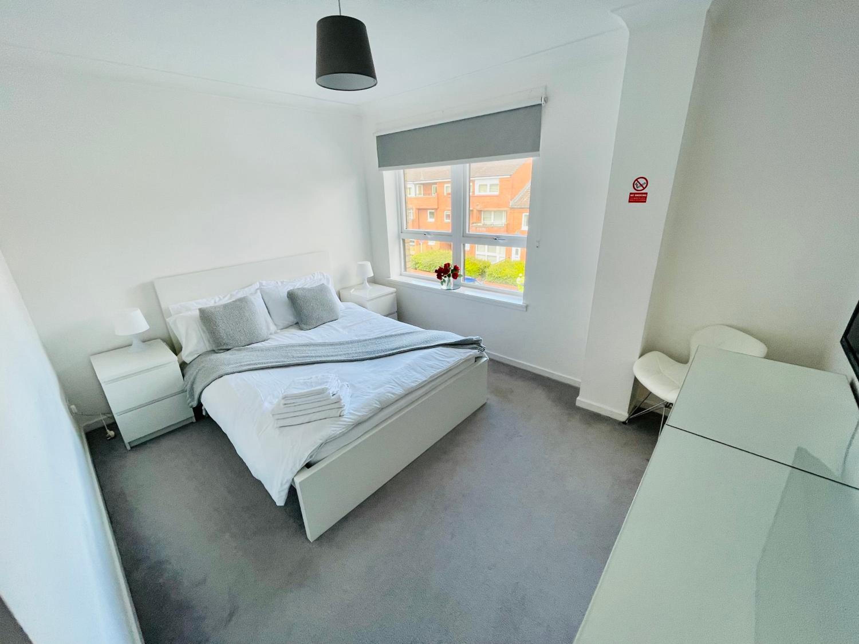 Modern 2 bedroom Apartment Near City Centre