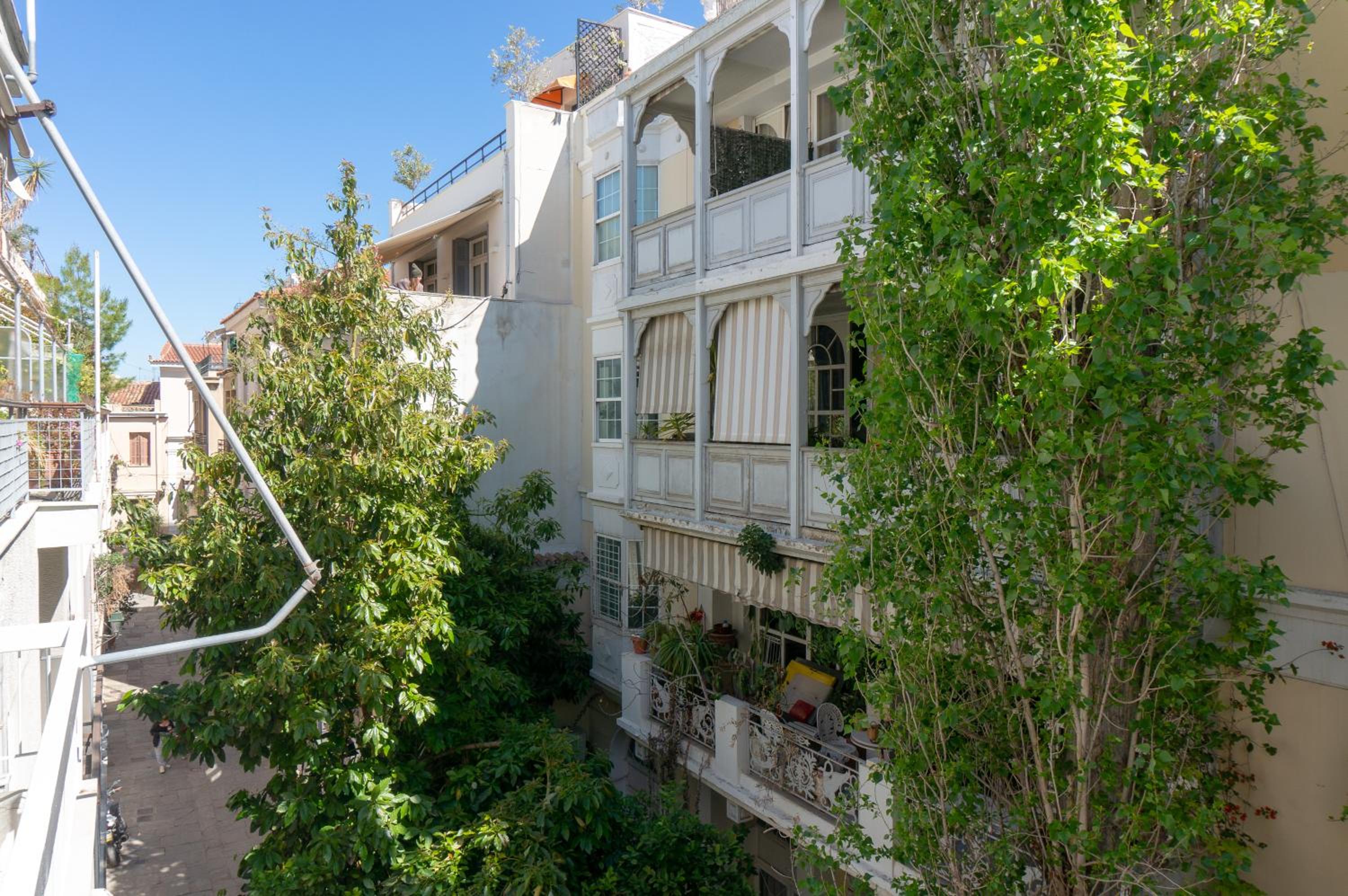 Plaka Central