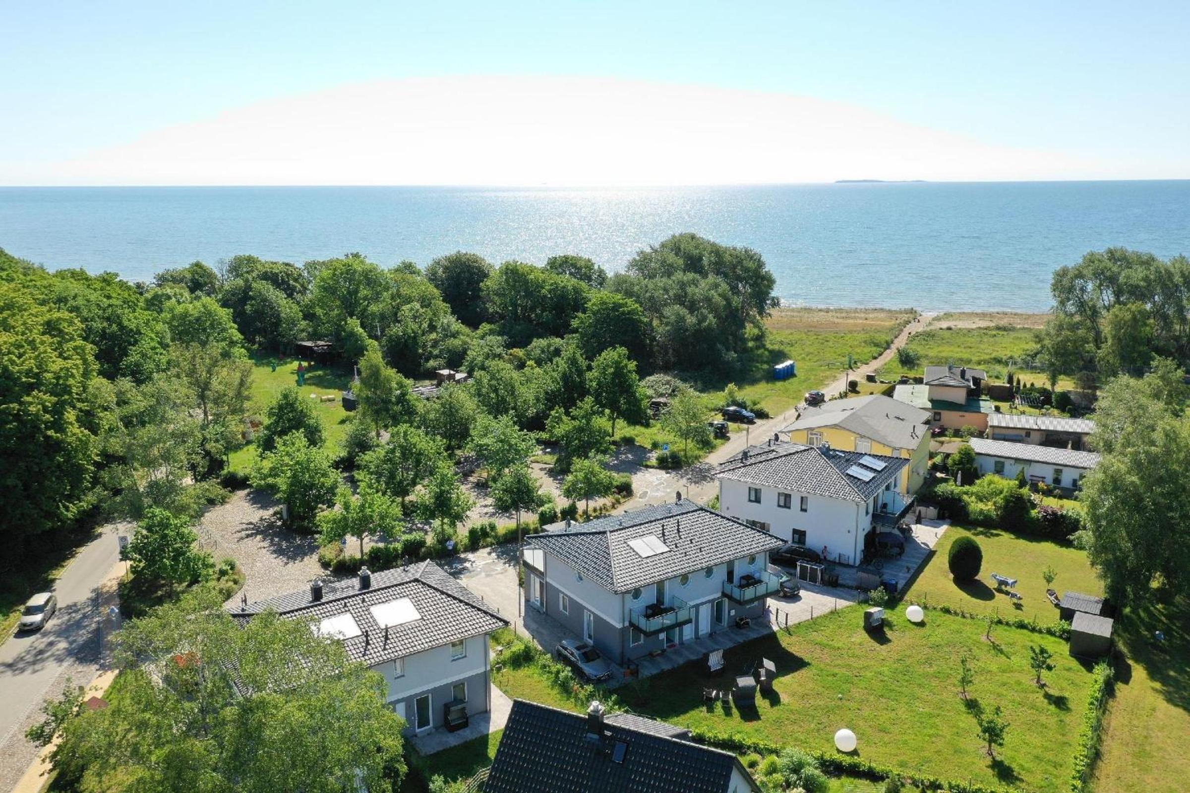 Ruegen-Beach-House-Haus-Schostek