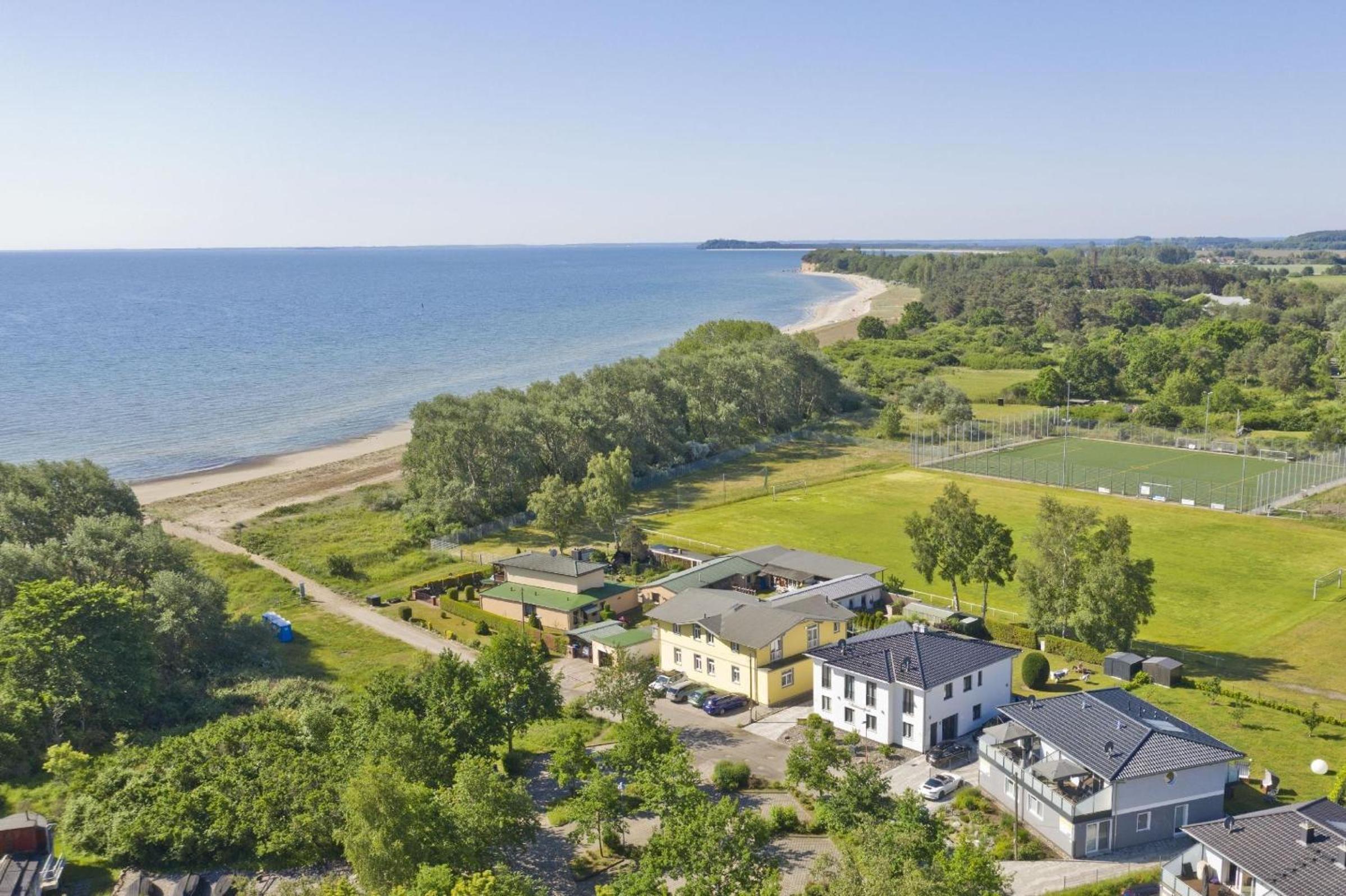 Ruegen-Beach-House-Haus-Schostek