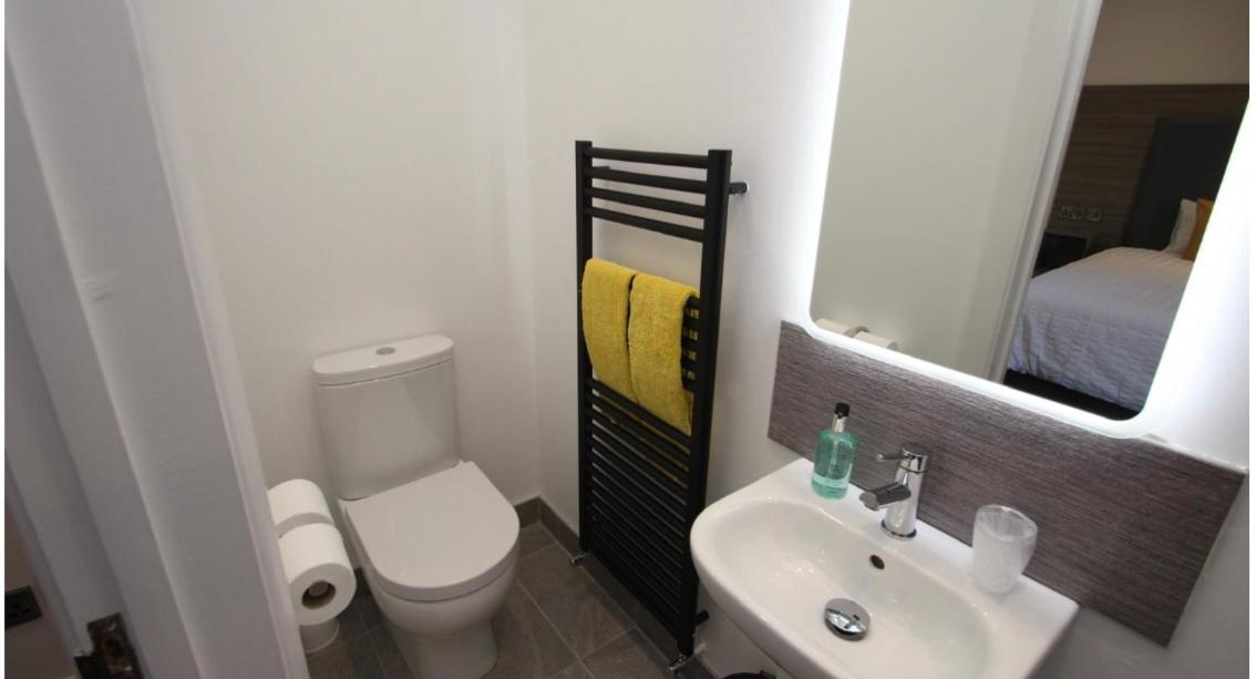 Guest Rooms @ 128 view 5