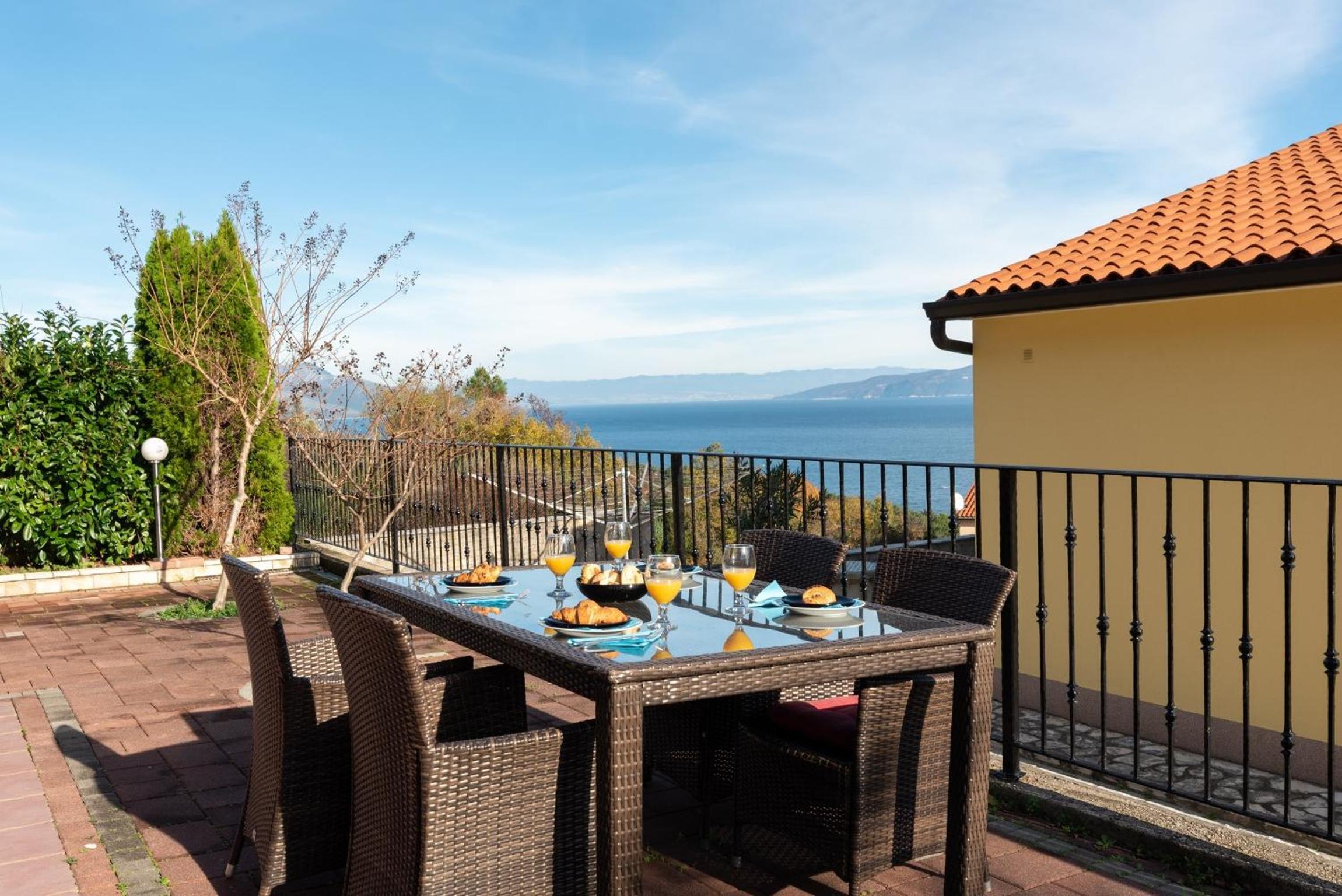 Holiday Home Alis view 5