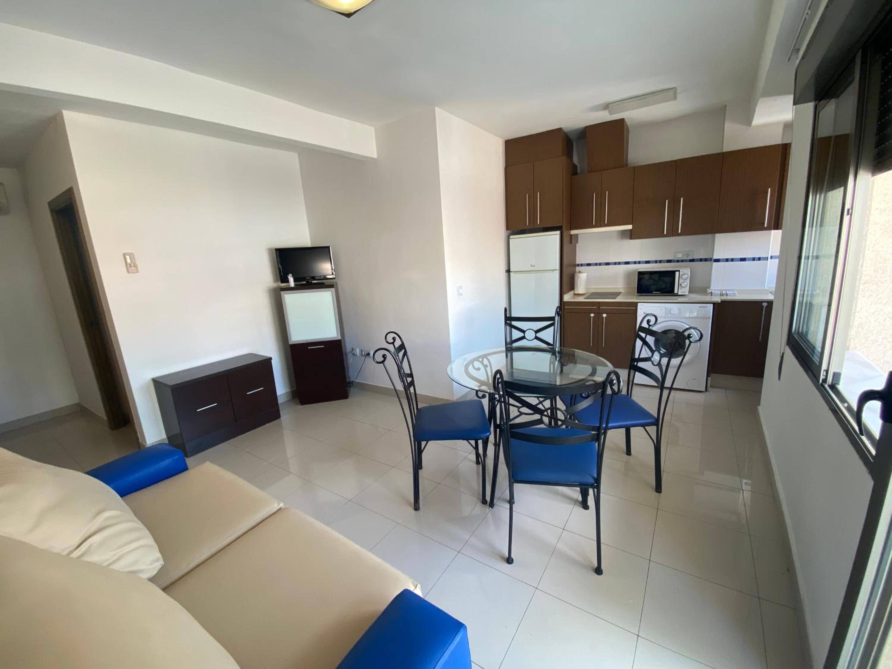 APARTAMENTOS ESJOVIAL view 3