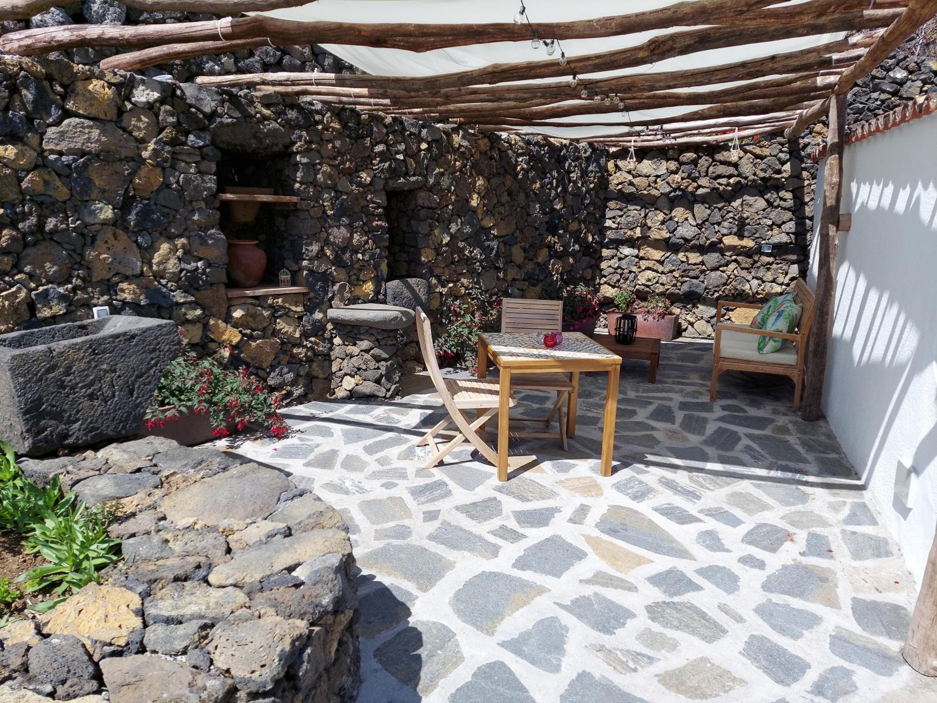VV Casa Bastina "by henrypole home" view 2