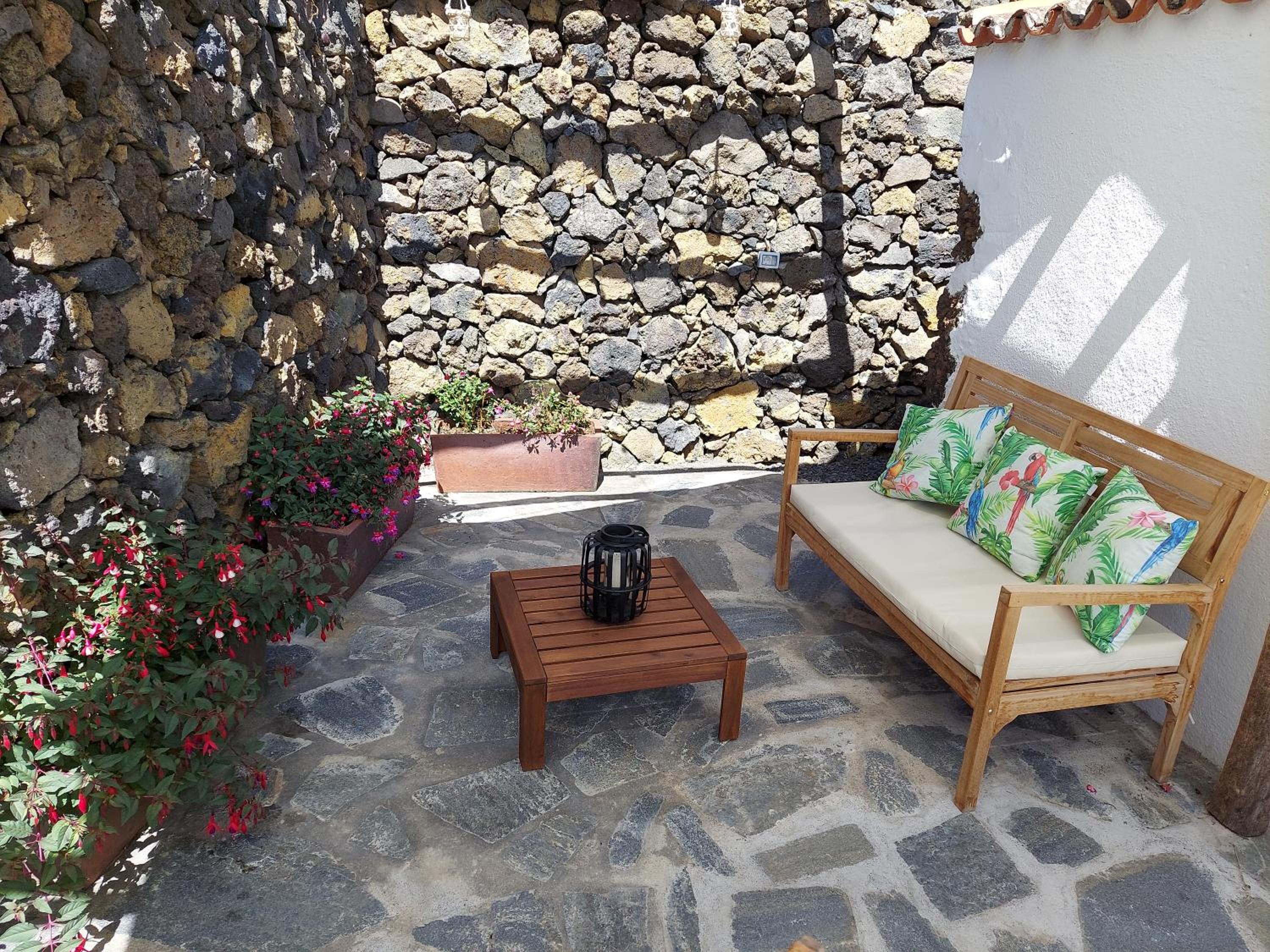 VV Casa Bastina "by henrypole home" view 4
