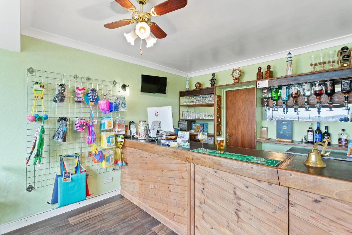 bar