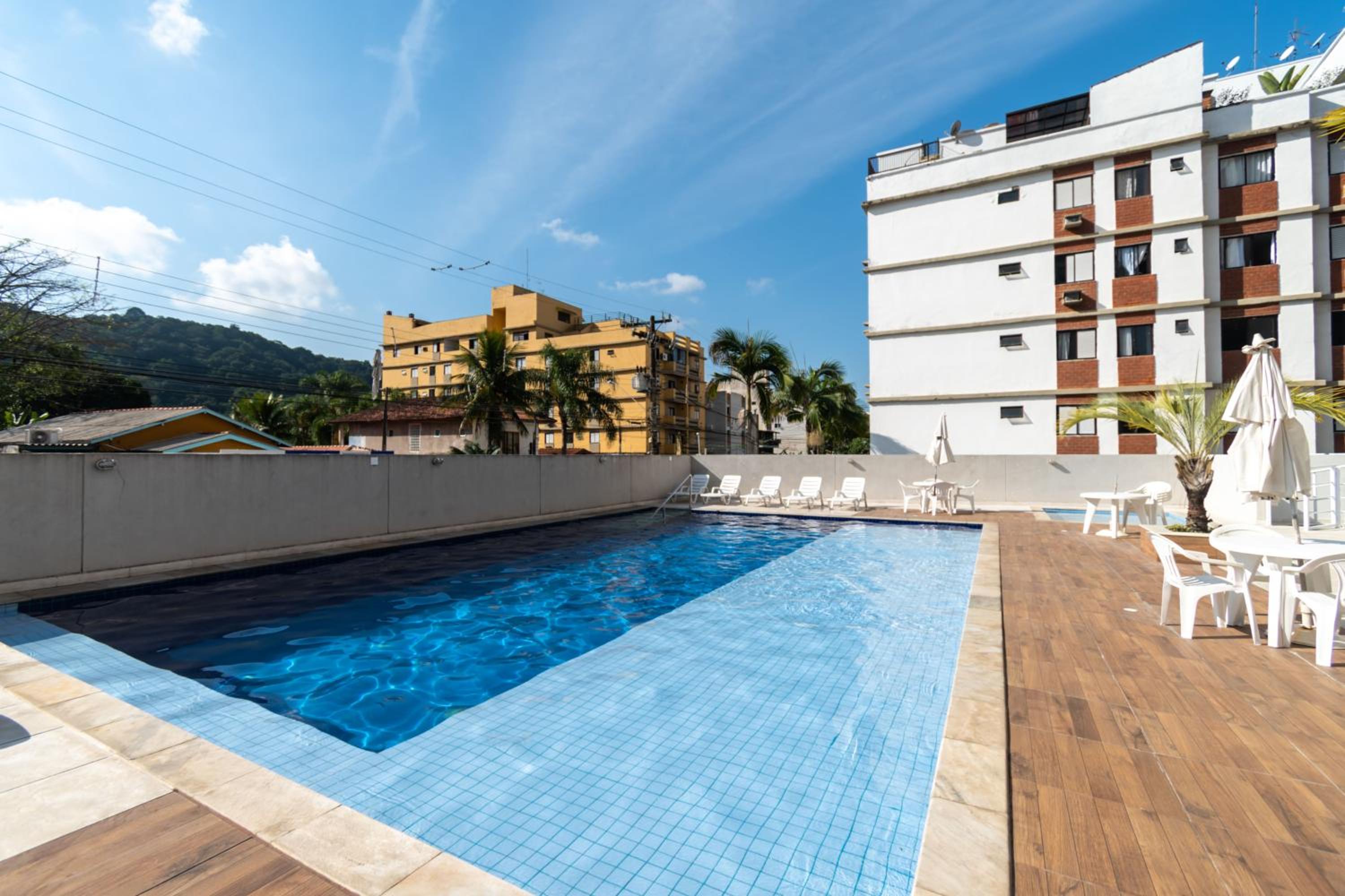 Enseada no Guarujá a 650m da praia com piscina view 4