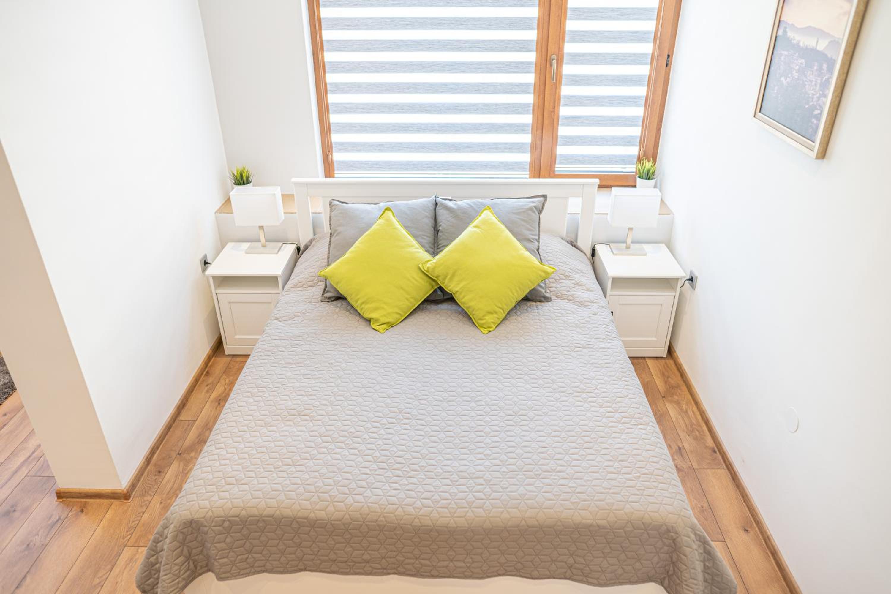 Shushi's Central Studio Apartment view 2