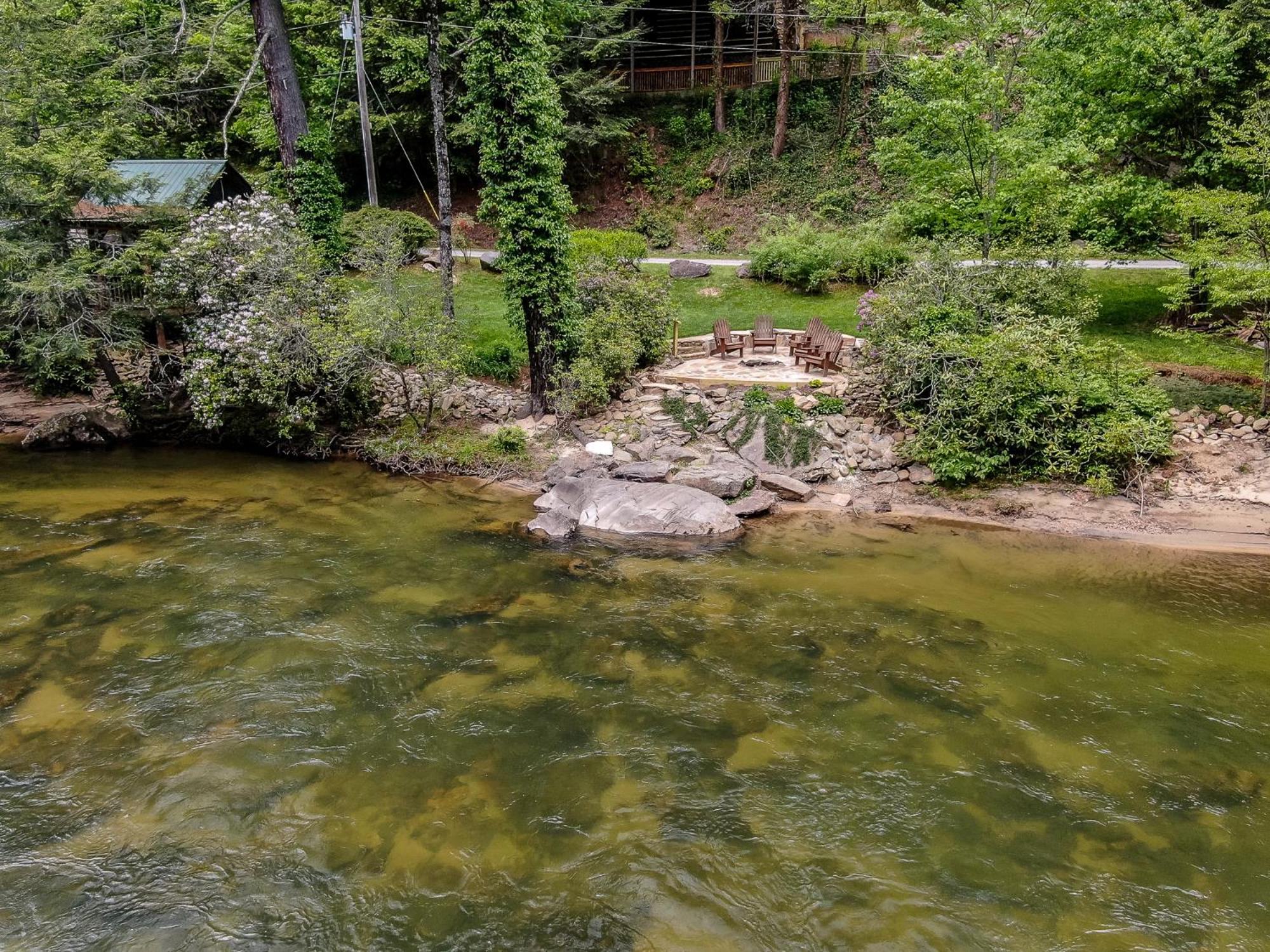PICK's RIVERSIDE RETREAT view 2