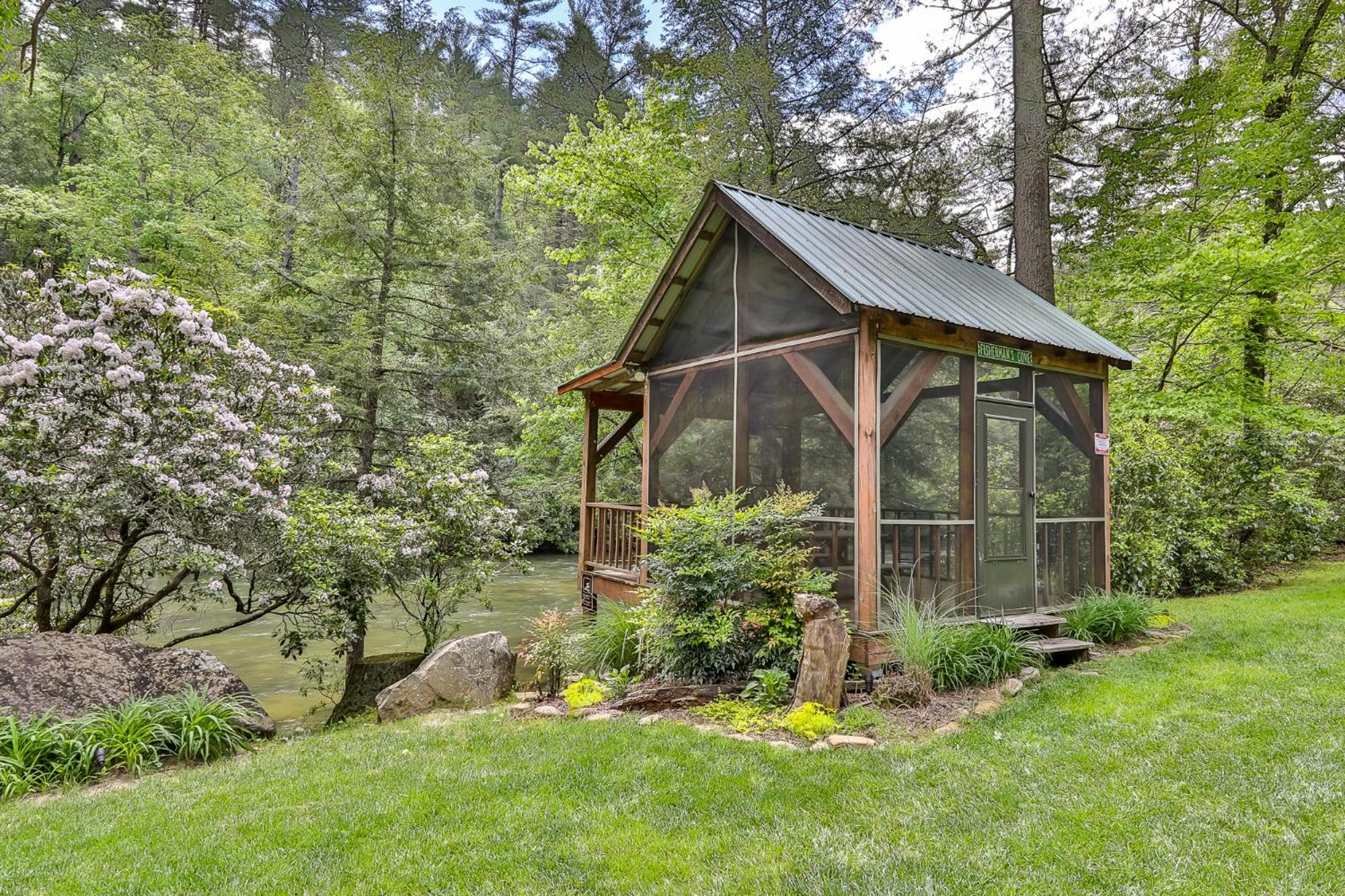 PICK's RIVERSIDE RETREAT view 4